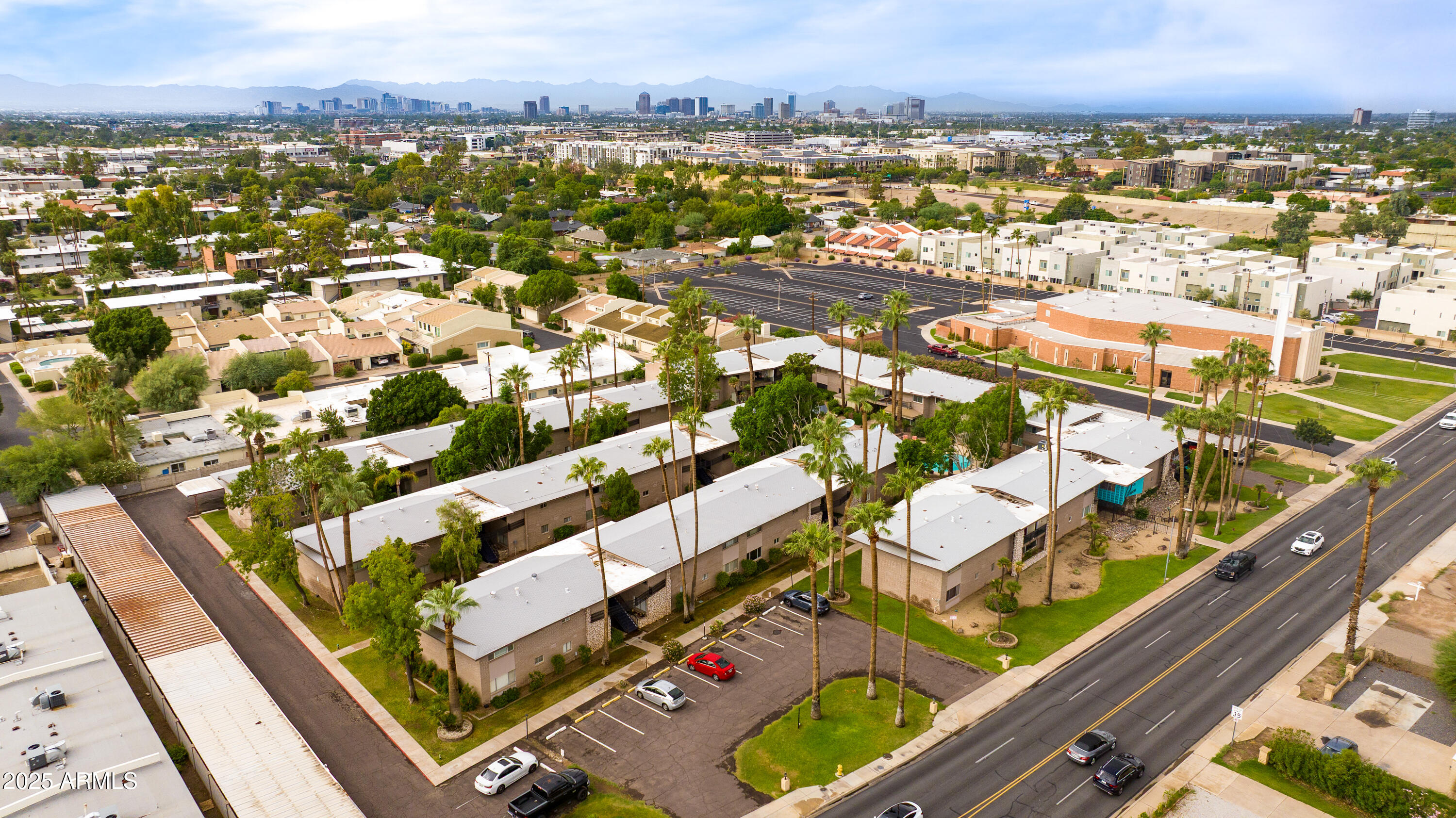 1901 E Missouri Avenue, 219