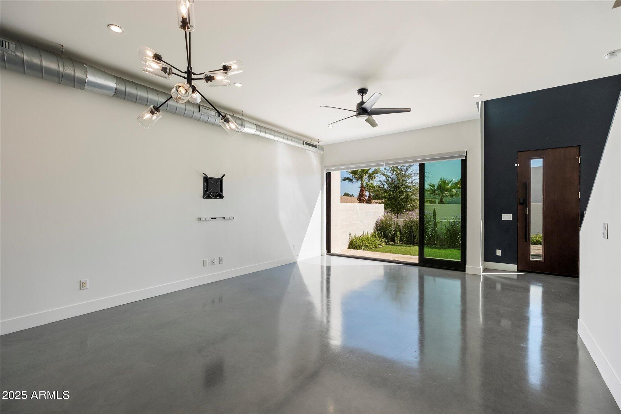 540 W MARIPOSA Street 4