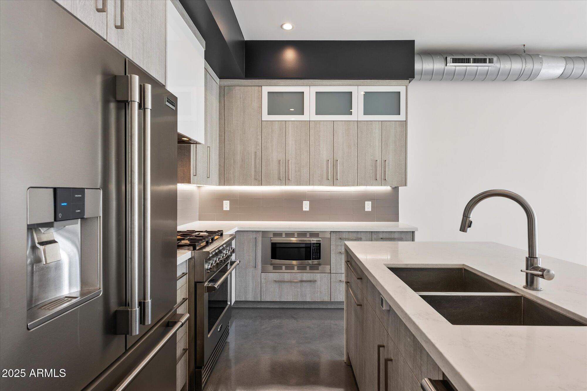 540 W MARIPOSA Street 4