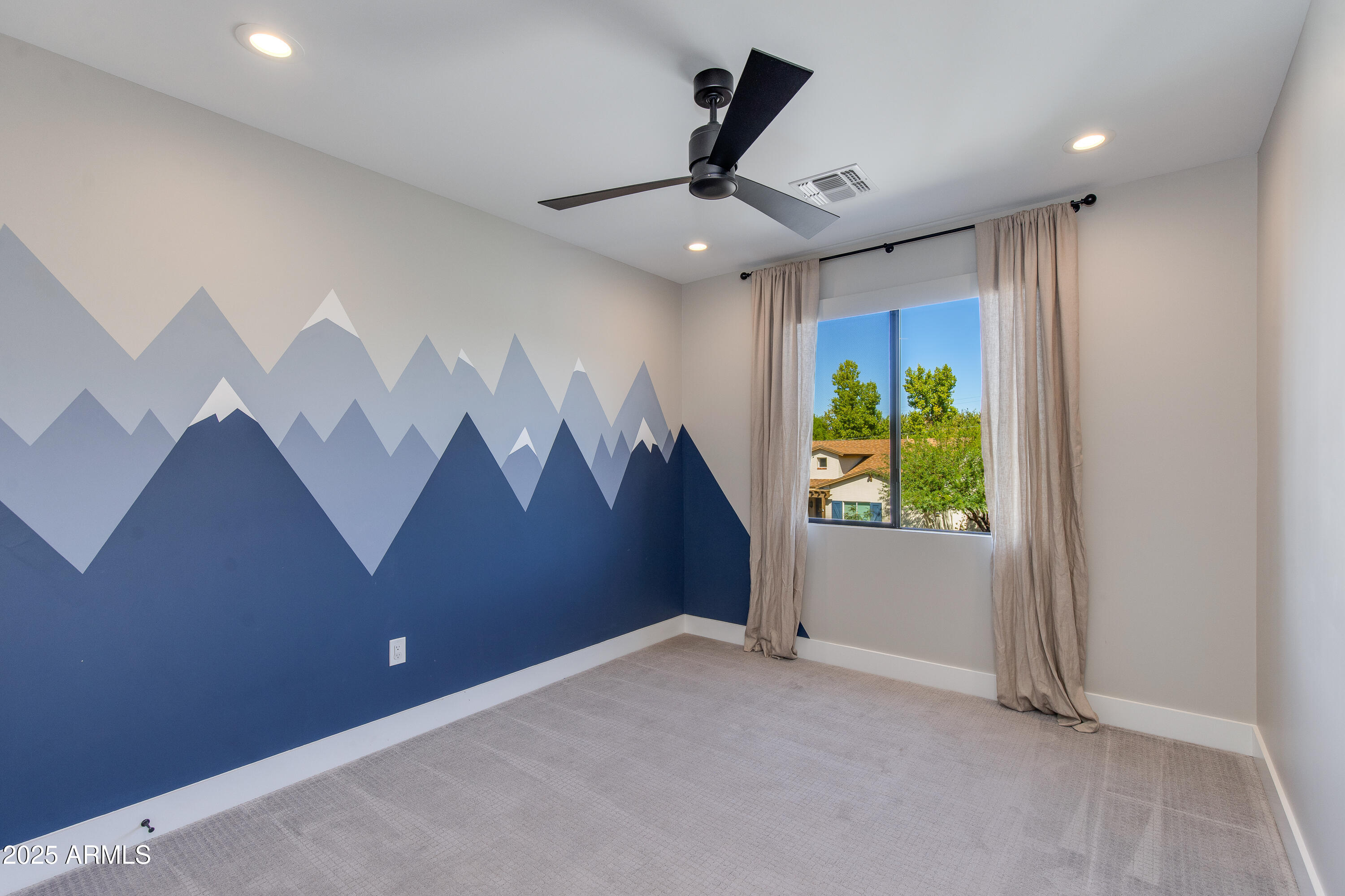 3821 E DEVONSHIRE Avenue, Phoenix