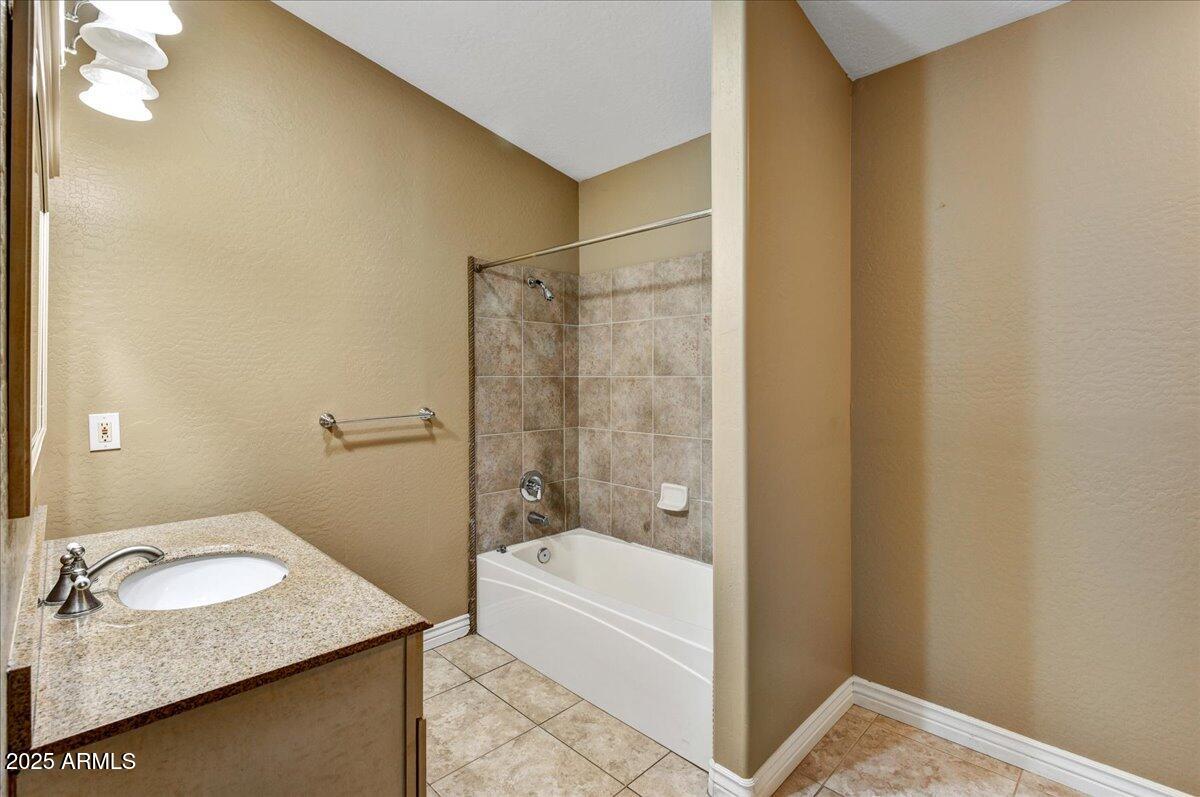 4015 E CHEERY LYNN Road