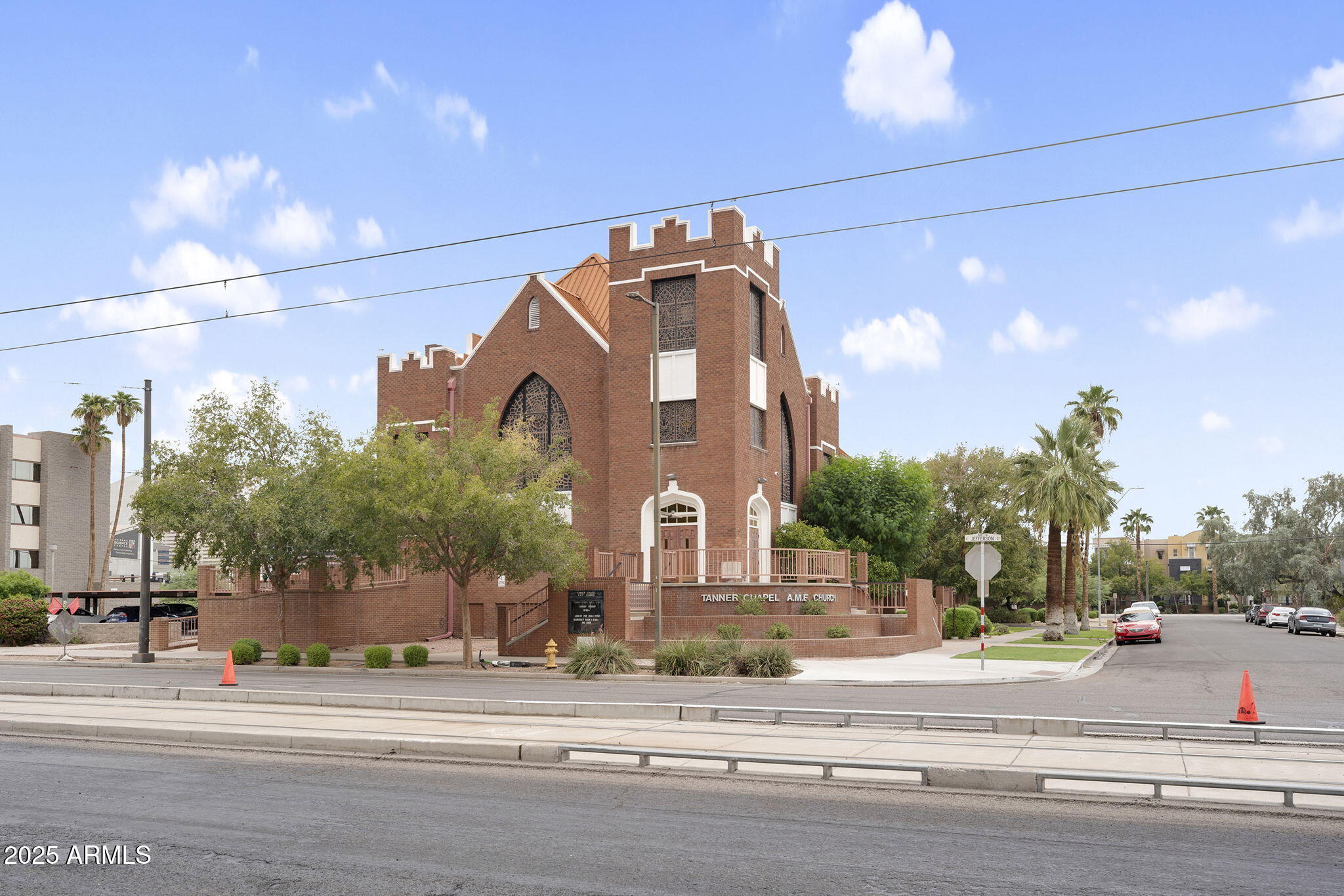 1318 E JEFFERSON Street