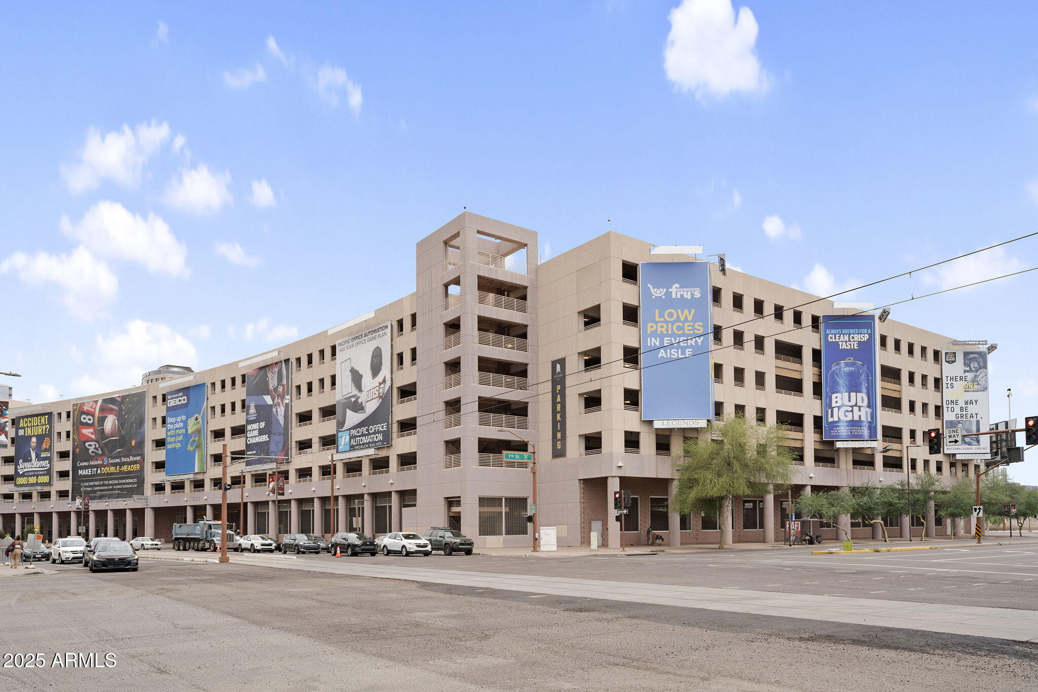 1318 E JEFFERSON Street