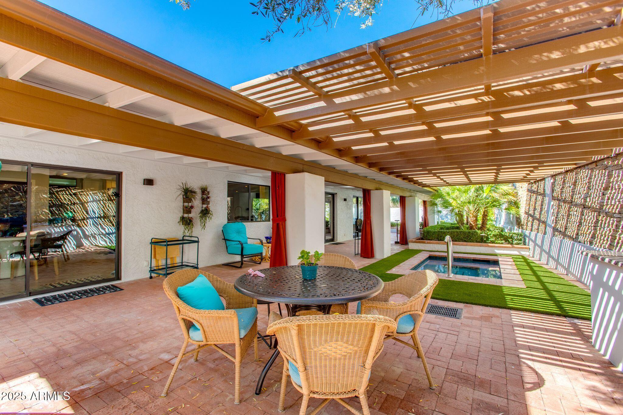 2502 E MONTEBELLO Avenue, Phoenix