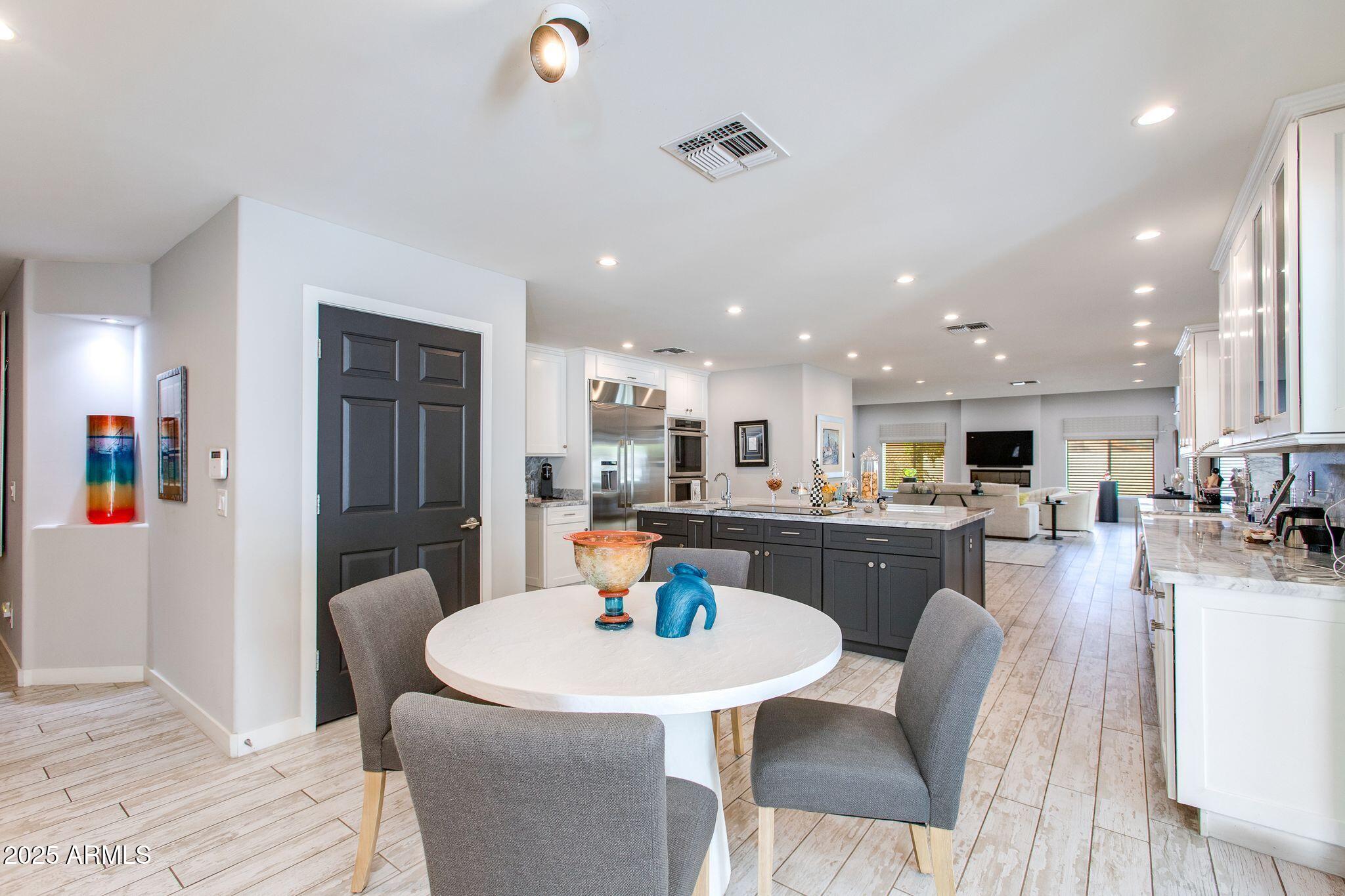 2502 E MONTEBELLO Avenue, Phoenix