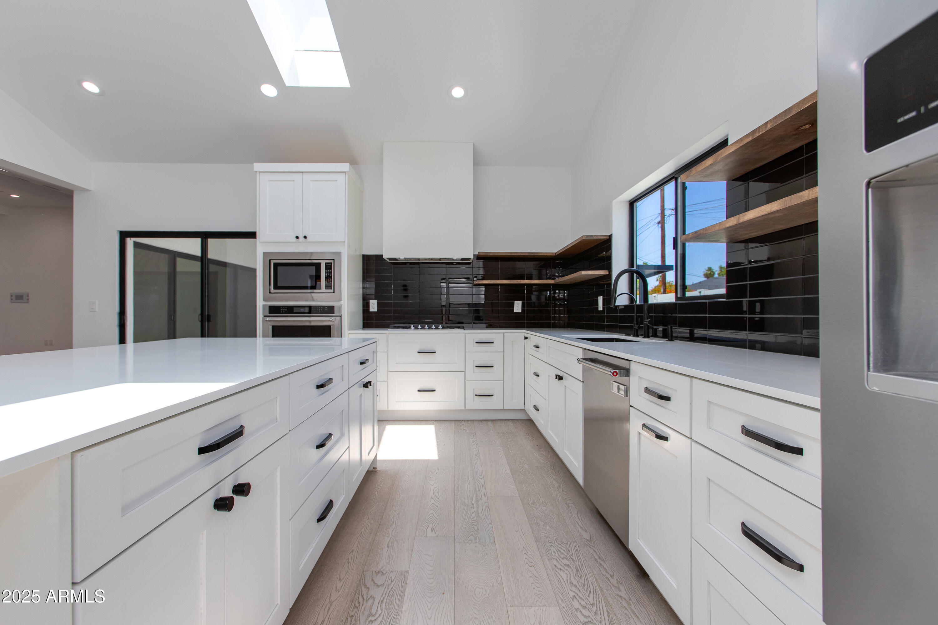 4246 E MULBERRY Drive, Phoenix