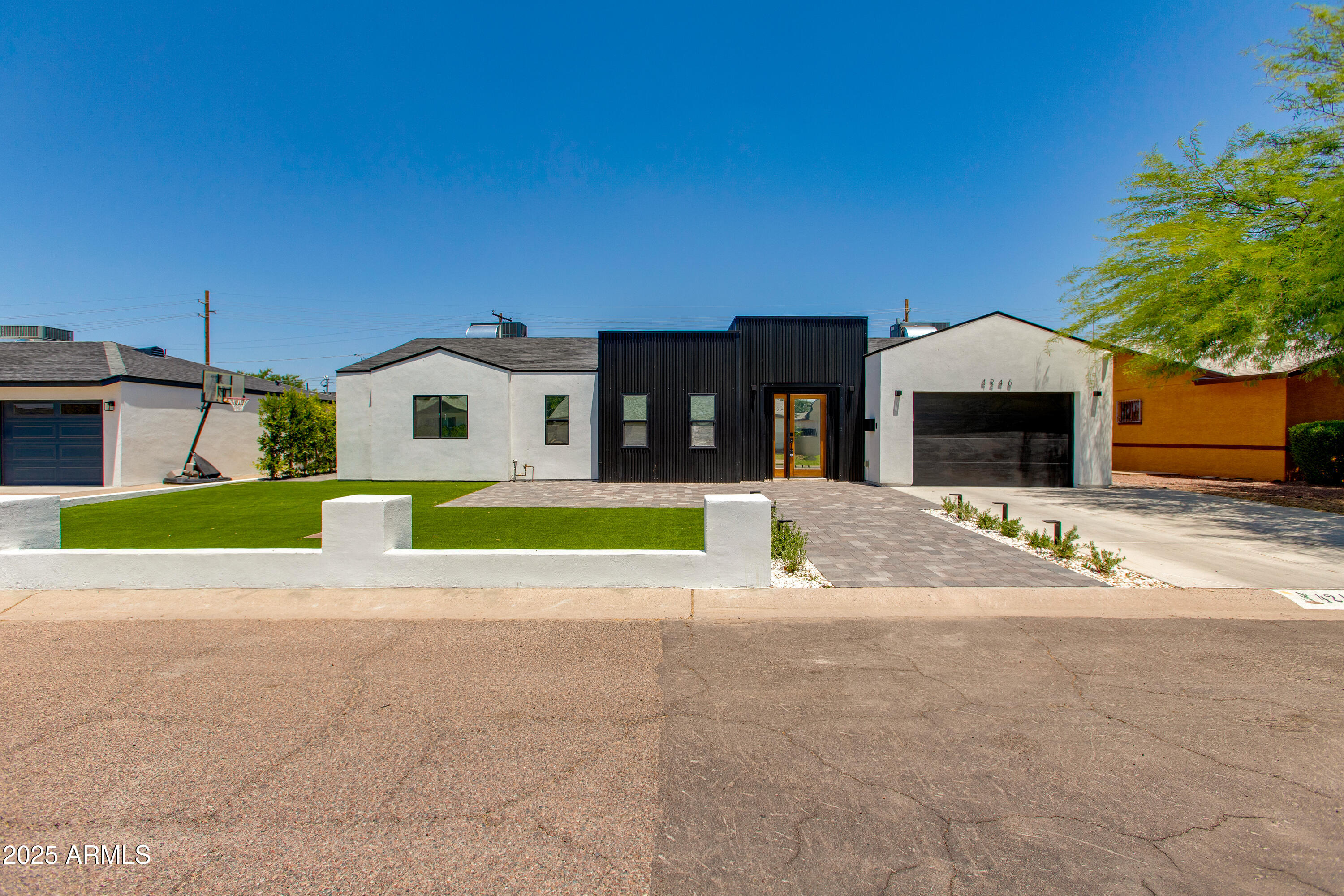 4246 E MULBERRY Drive, Phoenix