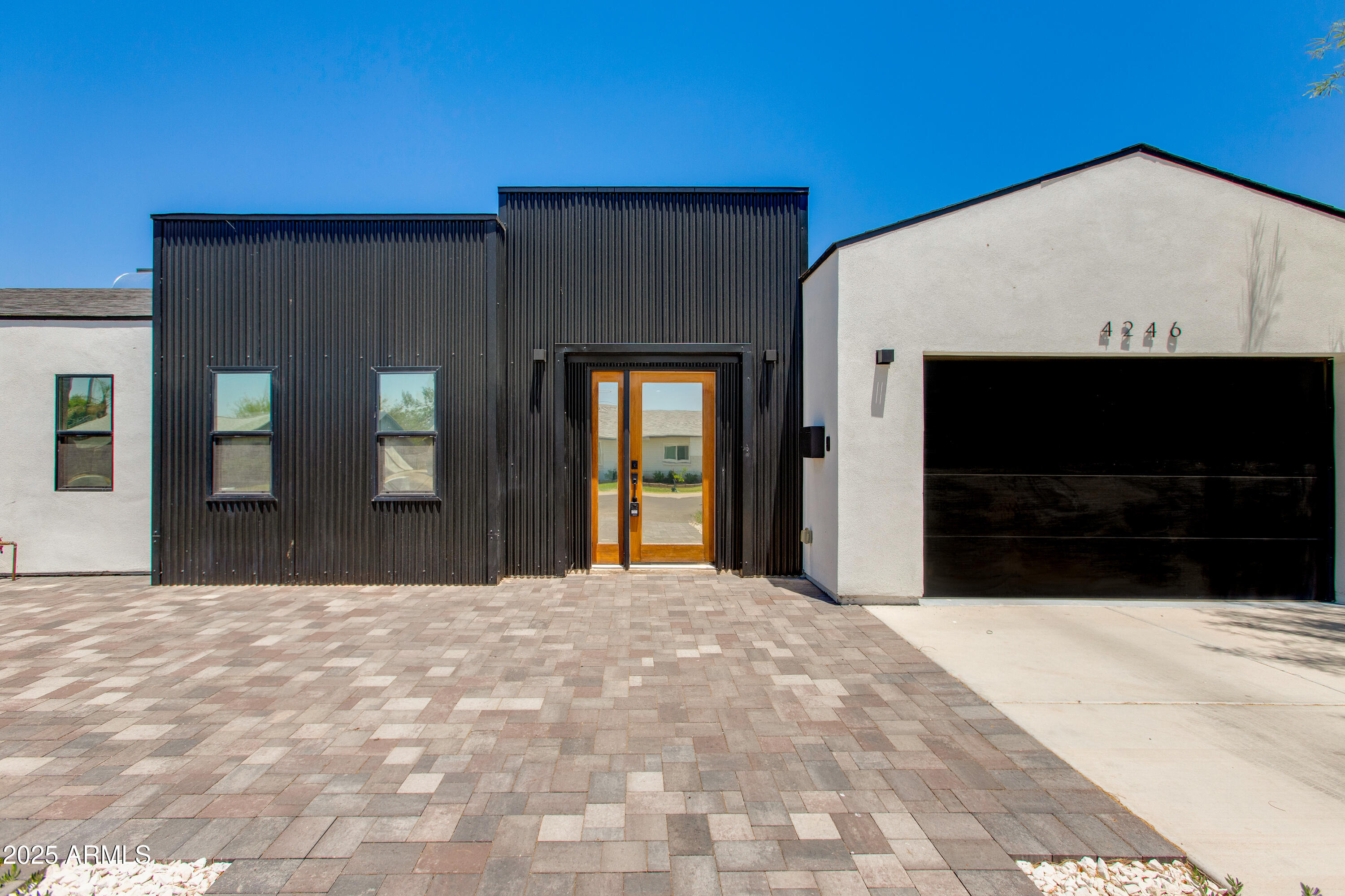 4246 E MULBERRY Drive, Phoenix