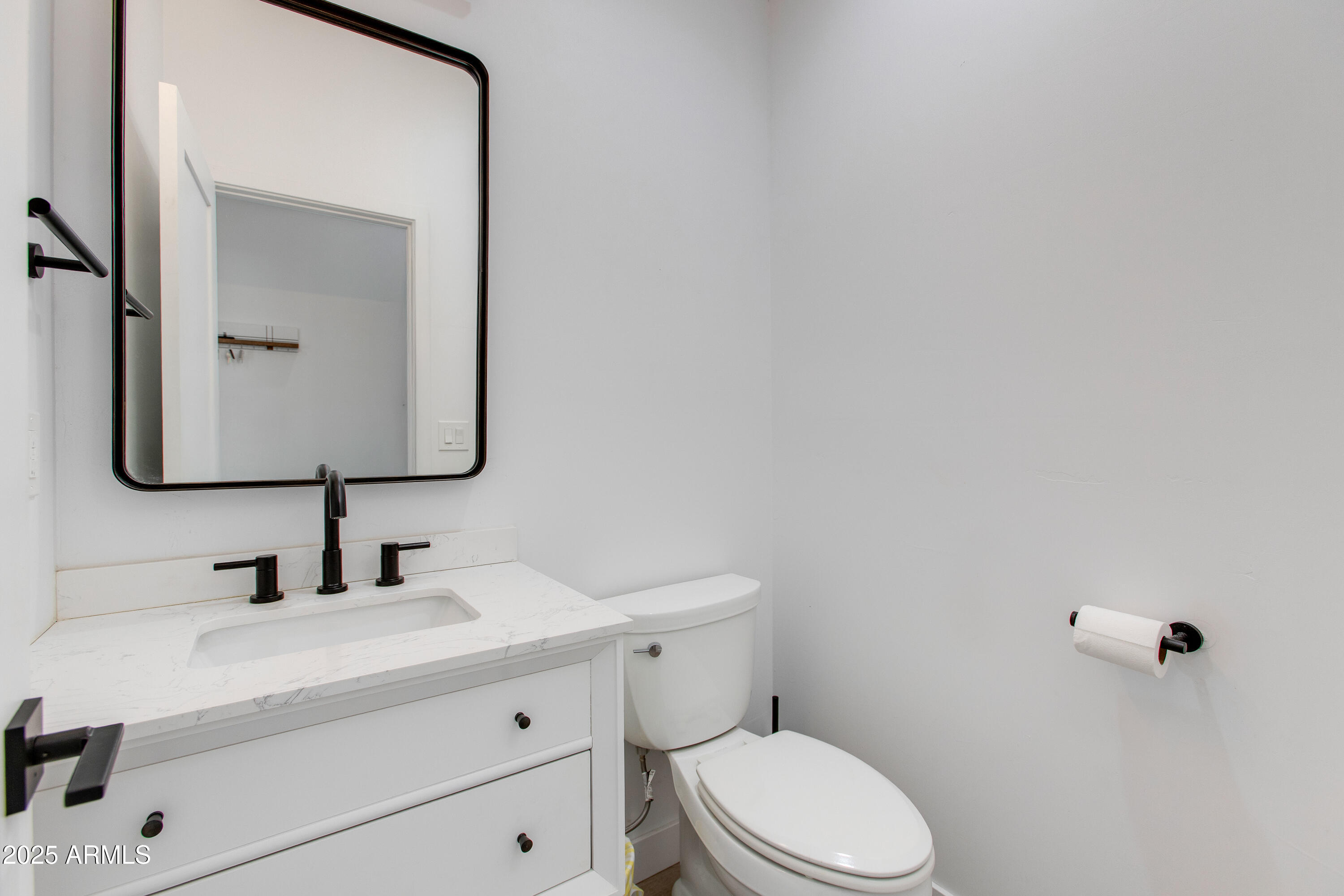 4246 E MULBERRY Drive, Phoenix