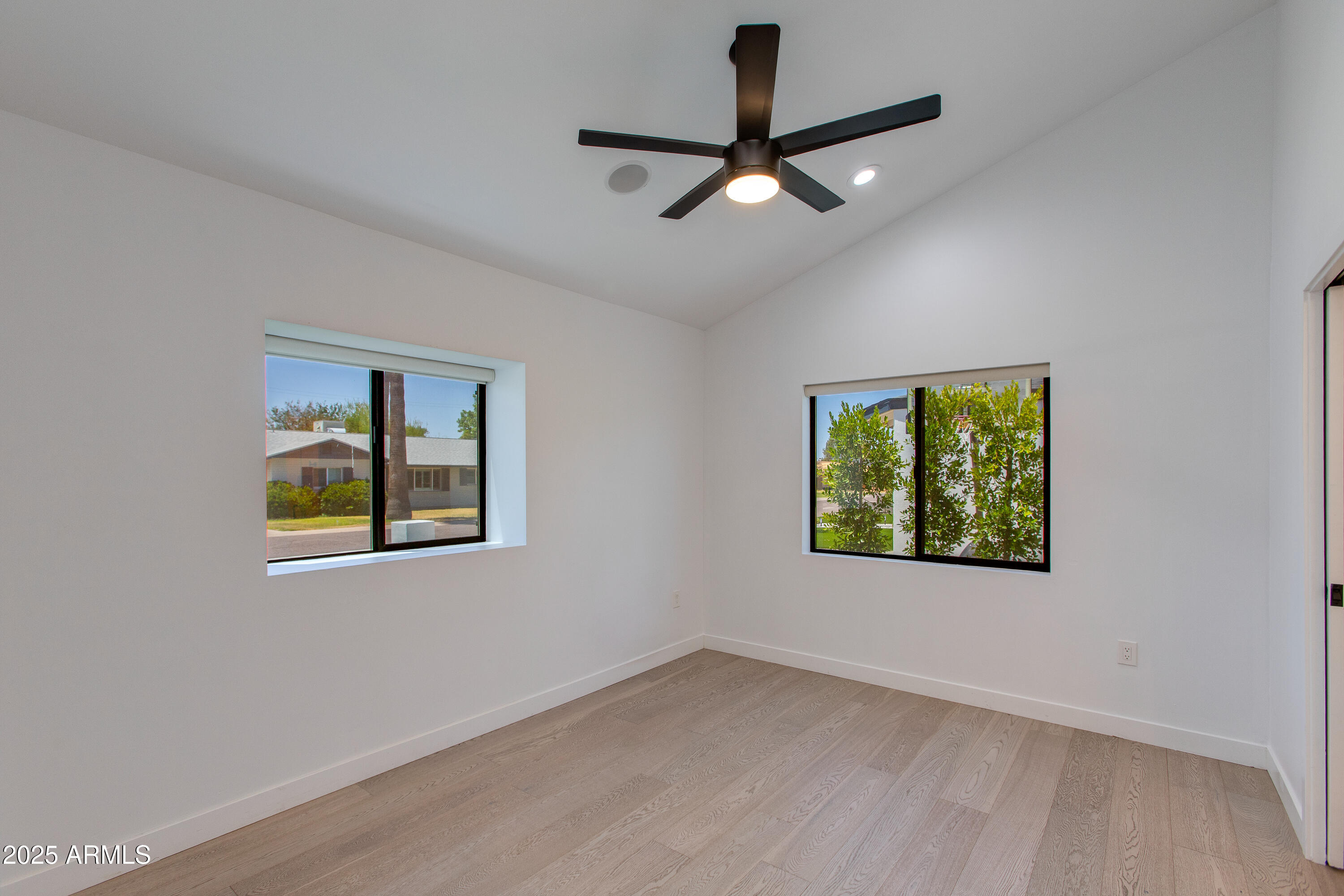 4246 E MULBERRY Drive, Phoenix