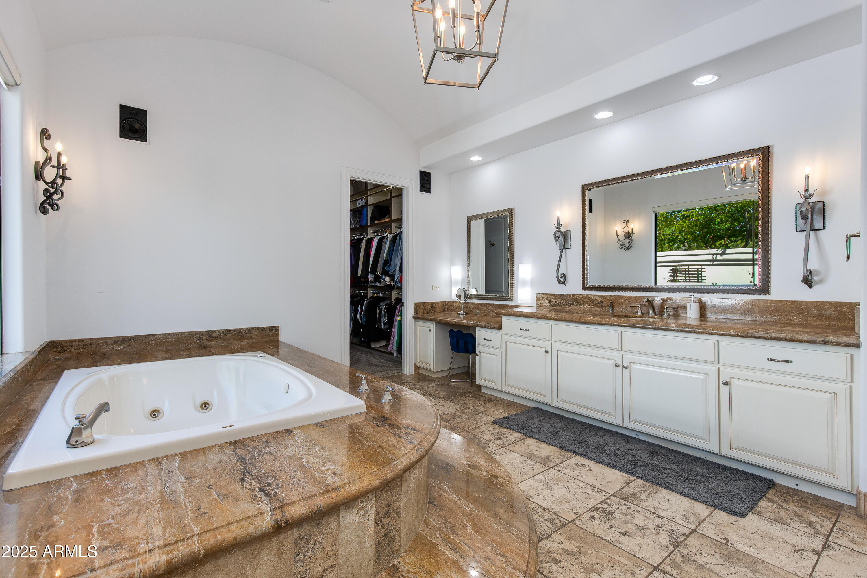 4725 N LAUNFAL Avenue