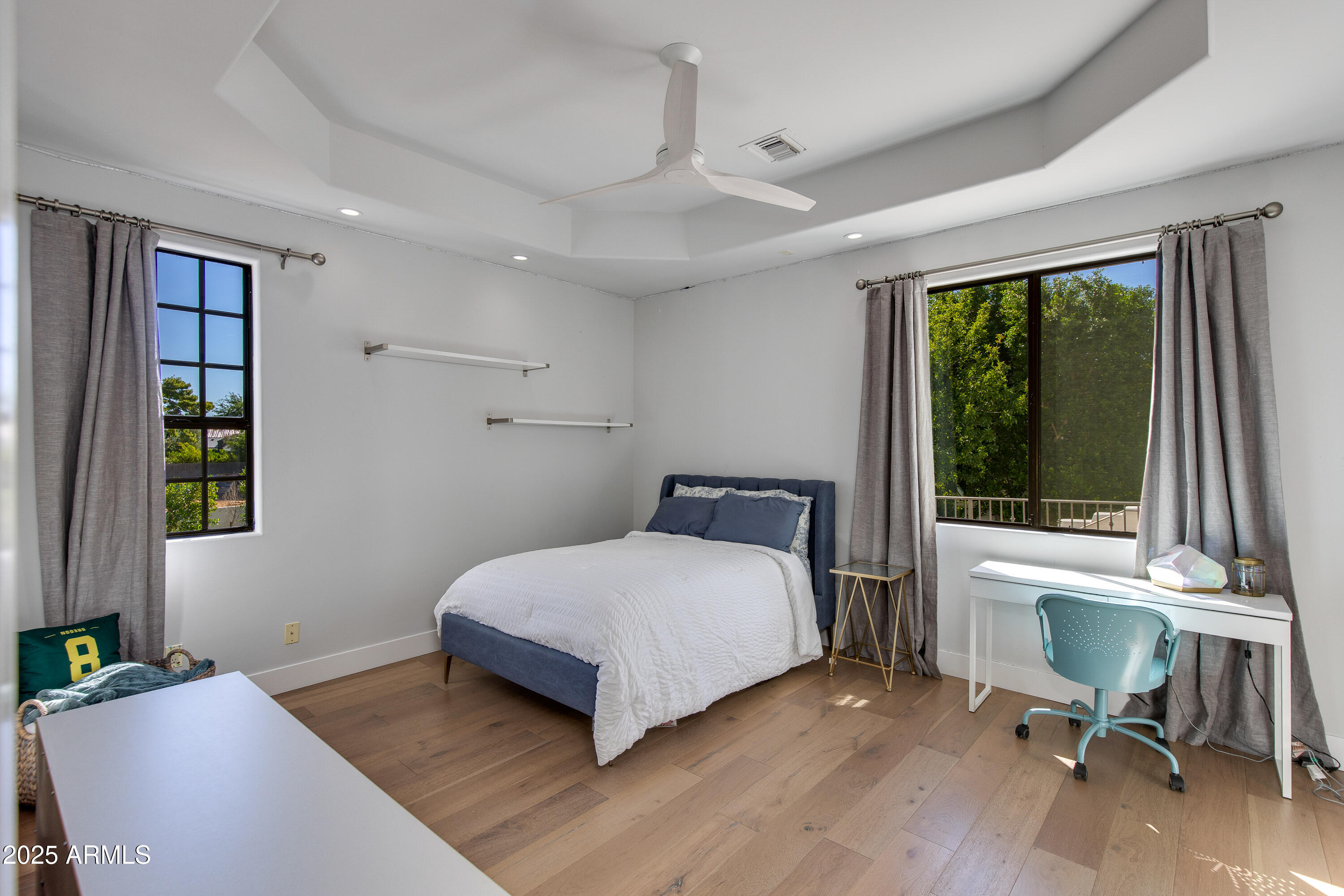 4725 N LAUNFAL Avenue