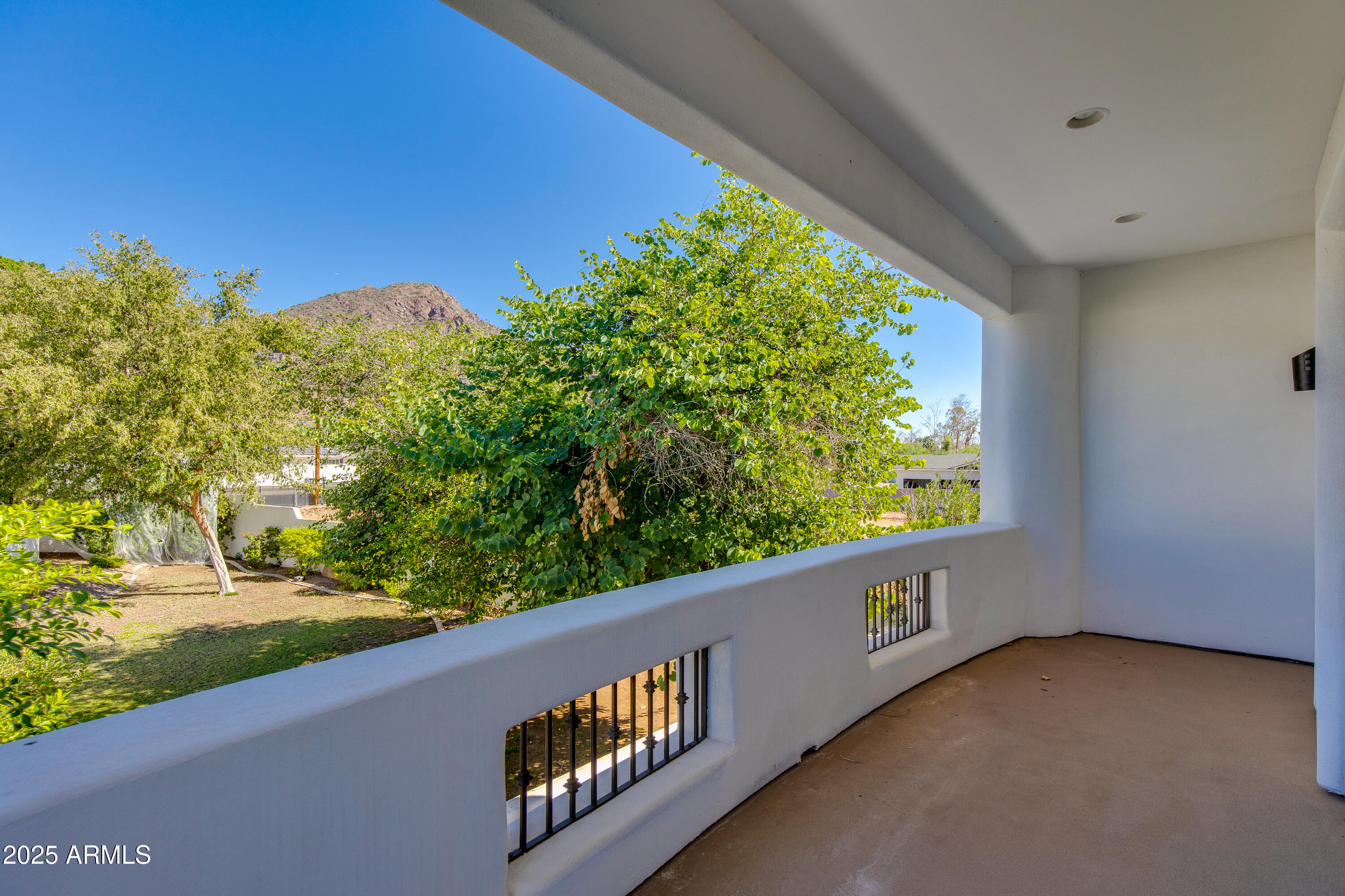 4725 N LAUNFAL Avenue