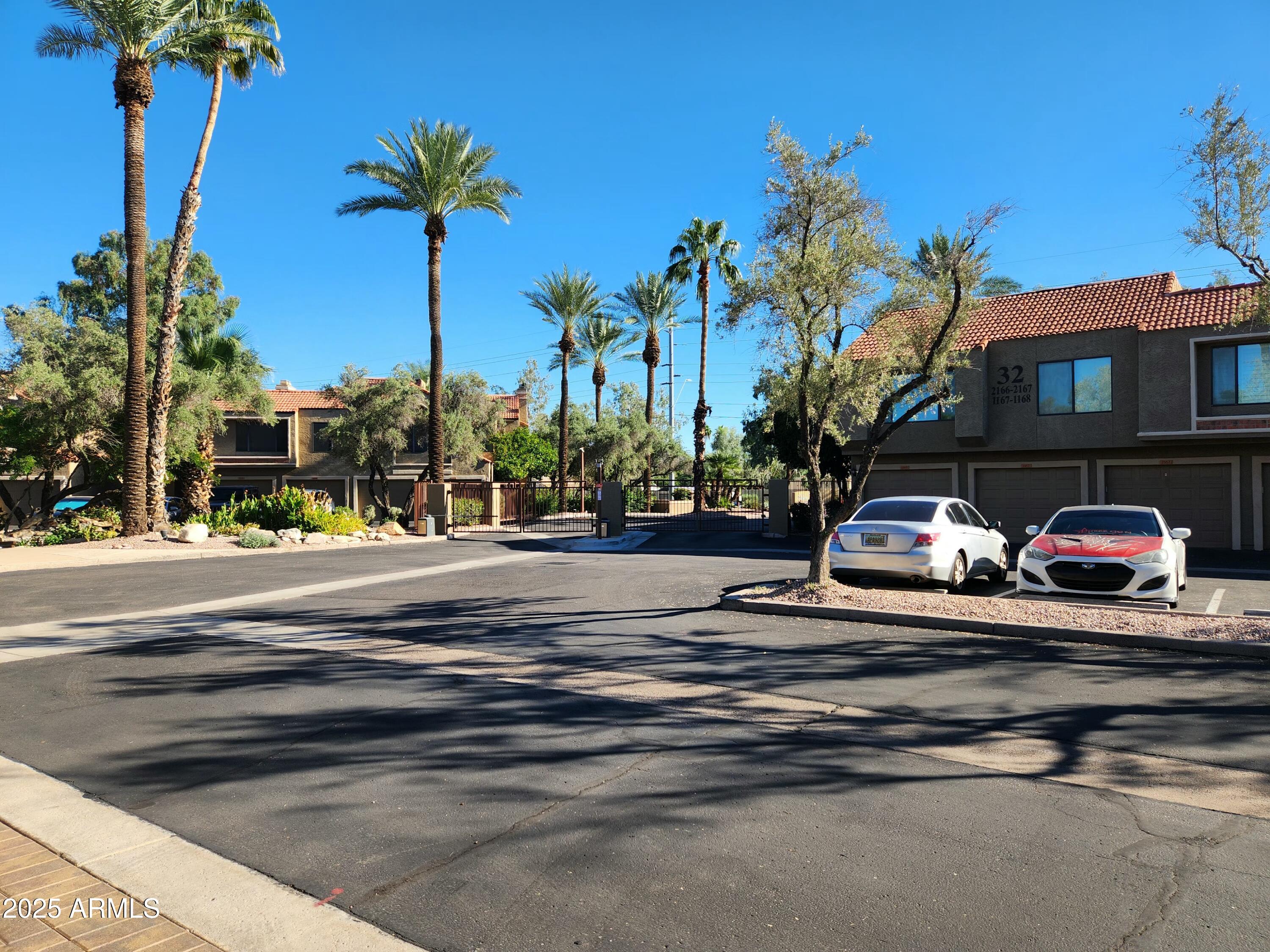 5122 E SHEA Boulevard, 2165