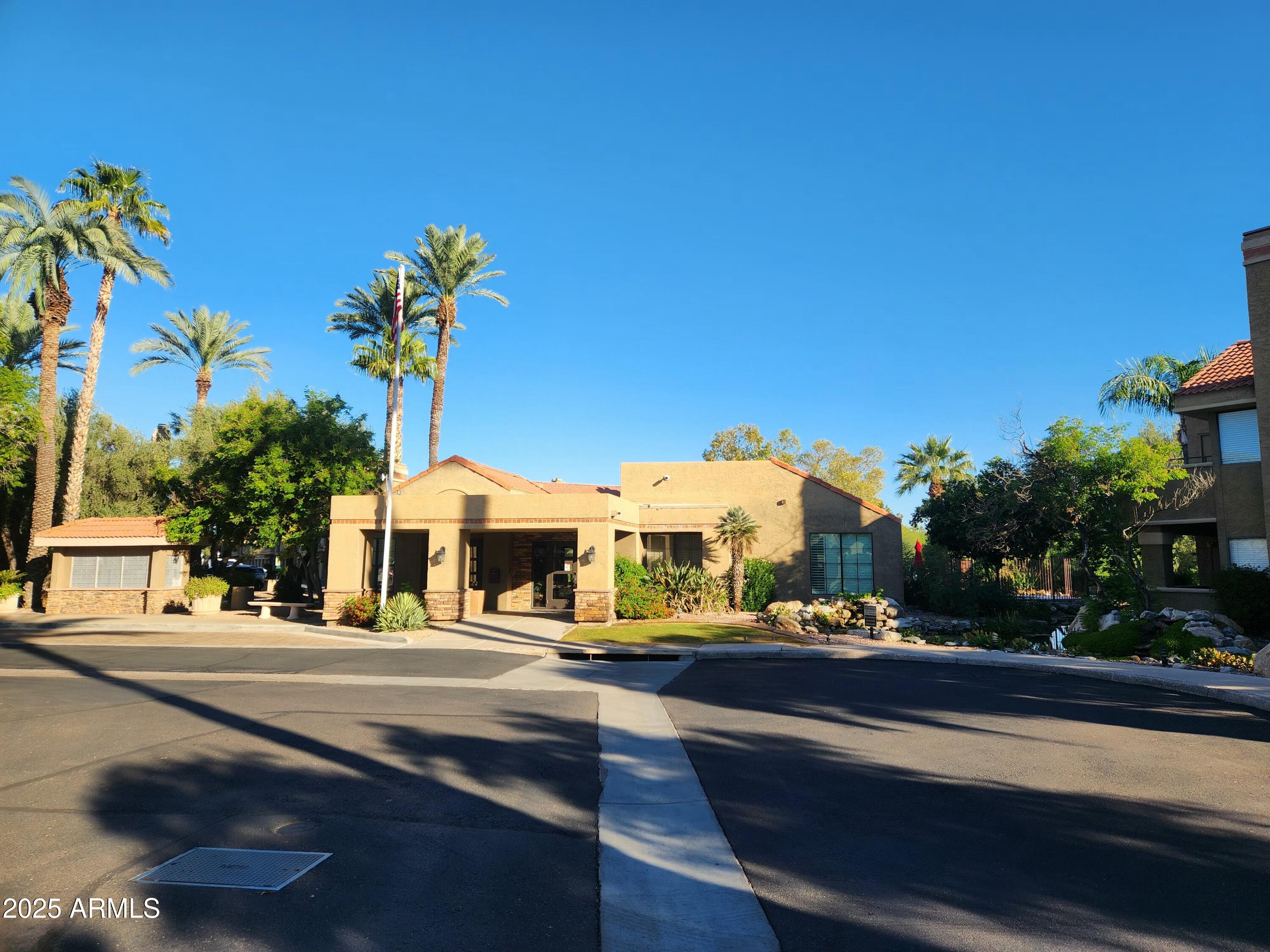 5122 E SHEA Boulevard, 2165