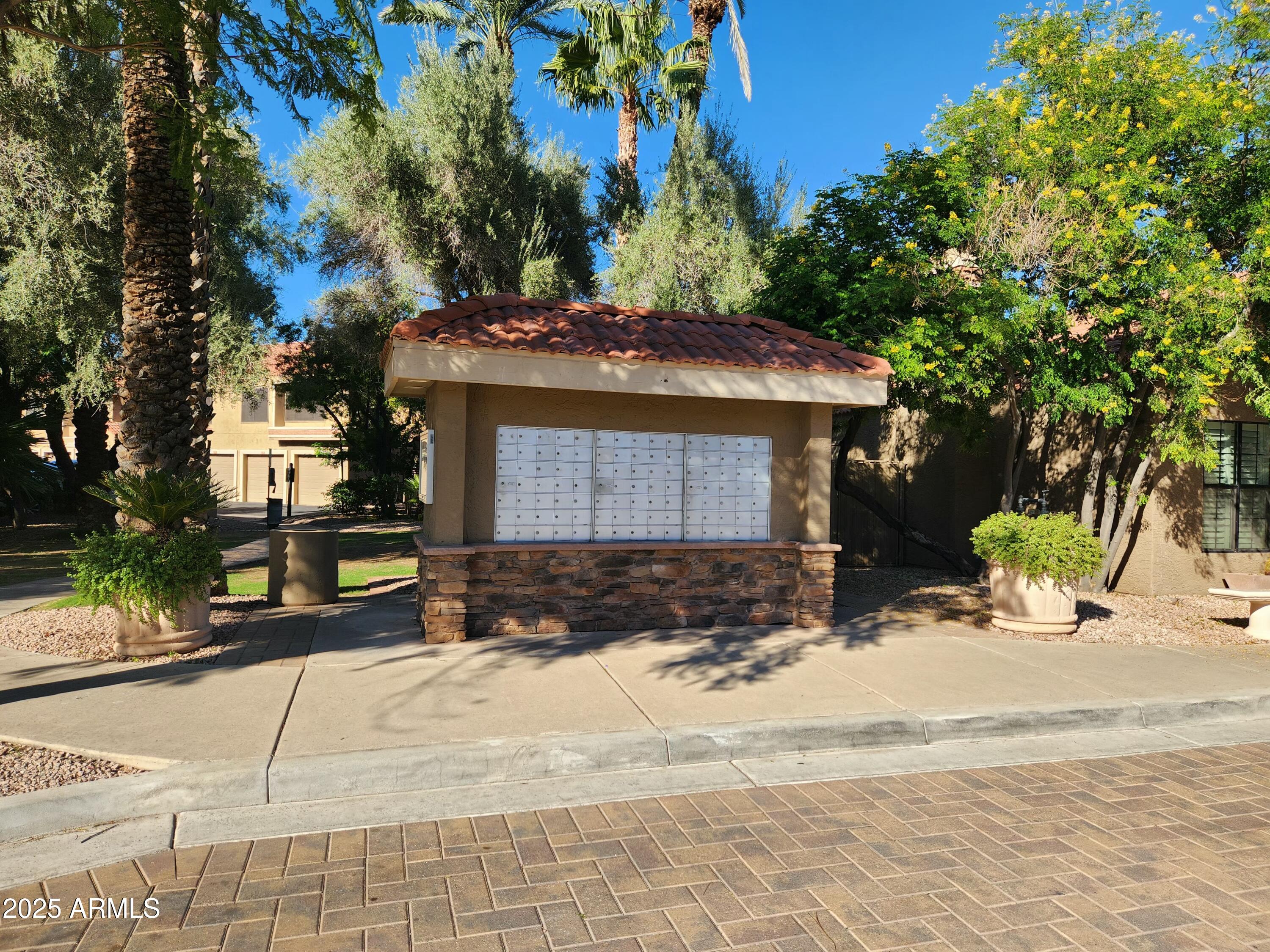 5122 E SHEA Boulevard, 2165