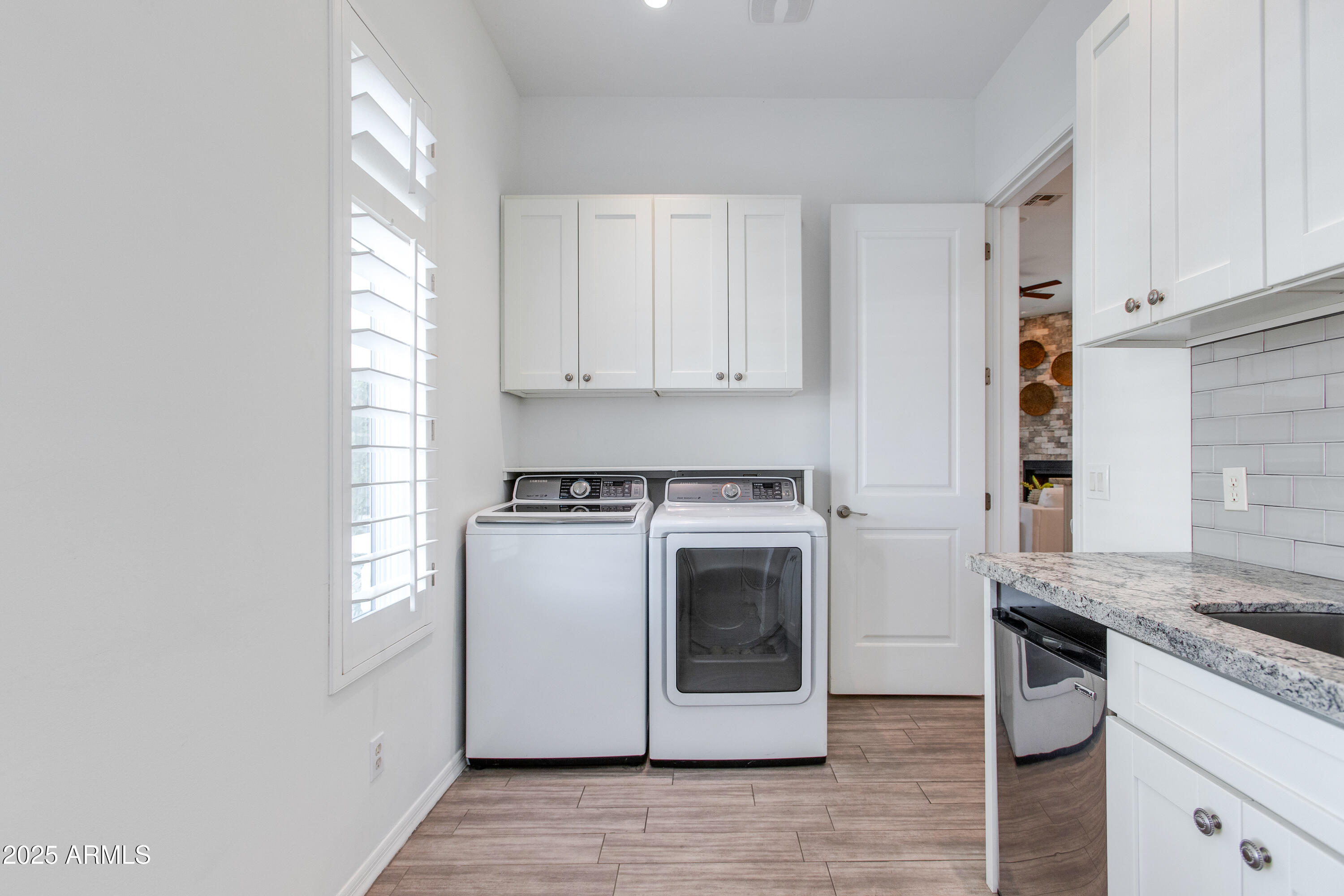 4059 E WHITTON Avenue