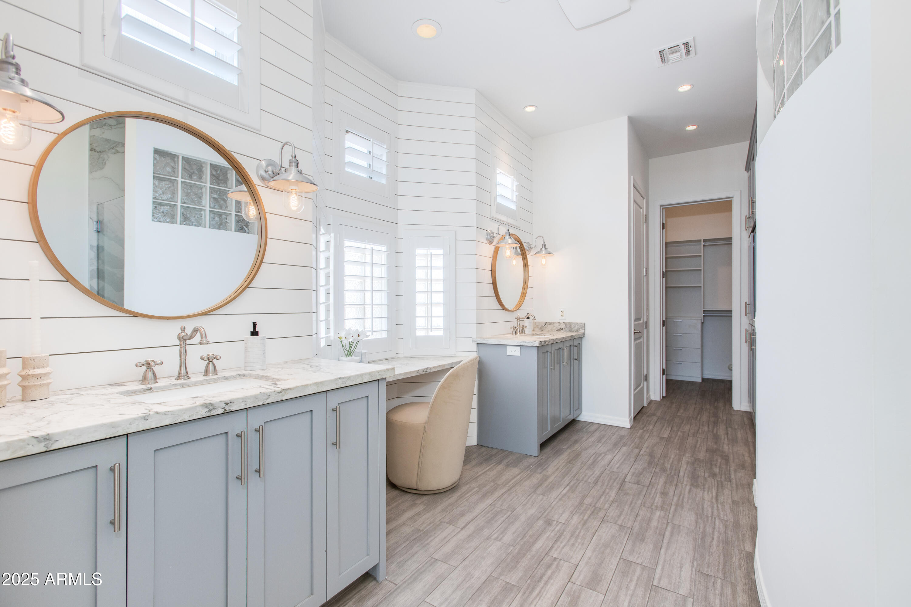 4059 E WHITTON Avenue