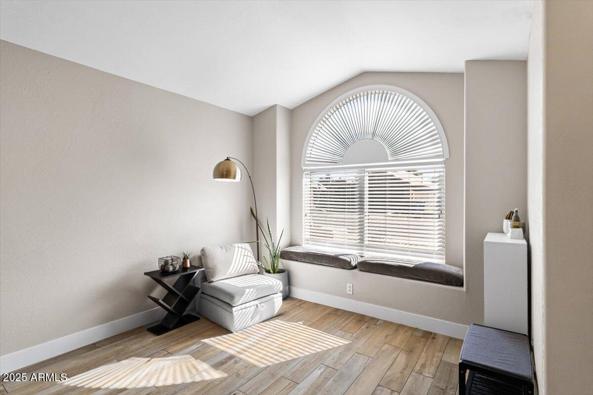 110 W ROSEMONTE Drive