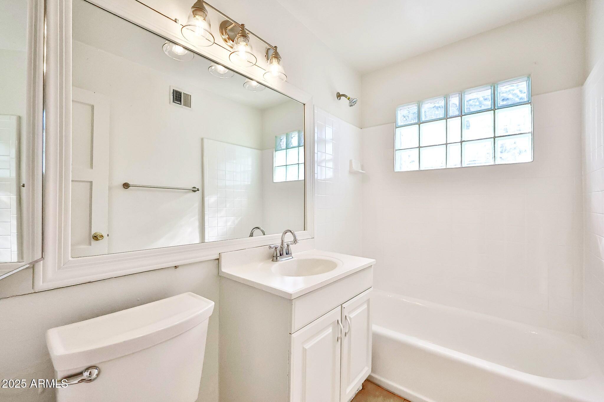 2221 W CLARENDON Avenue