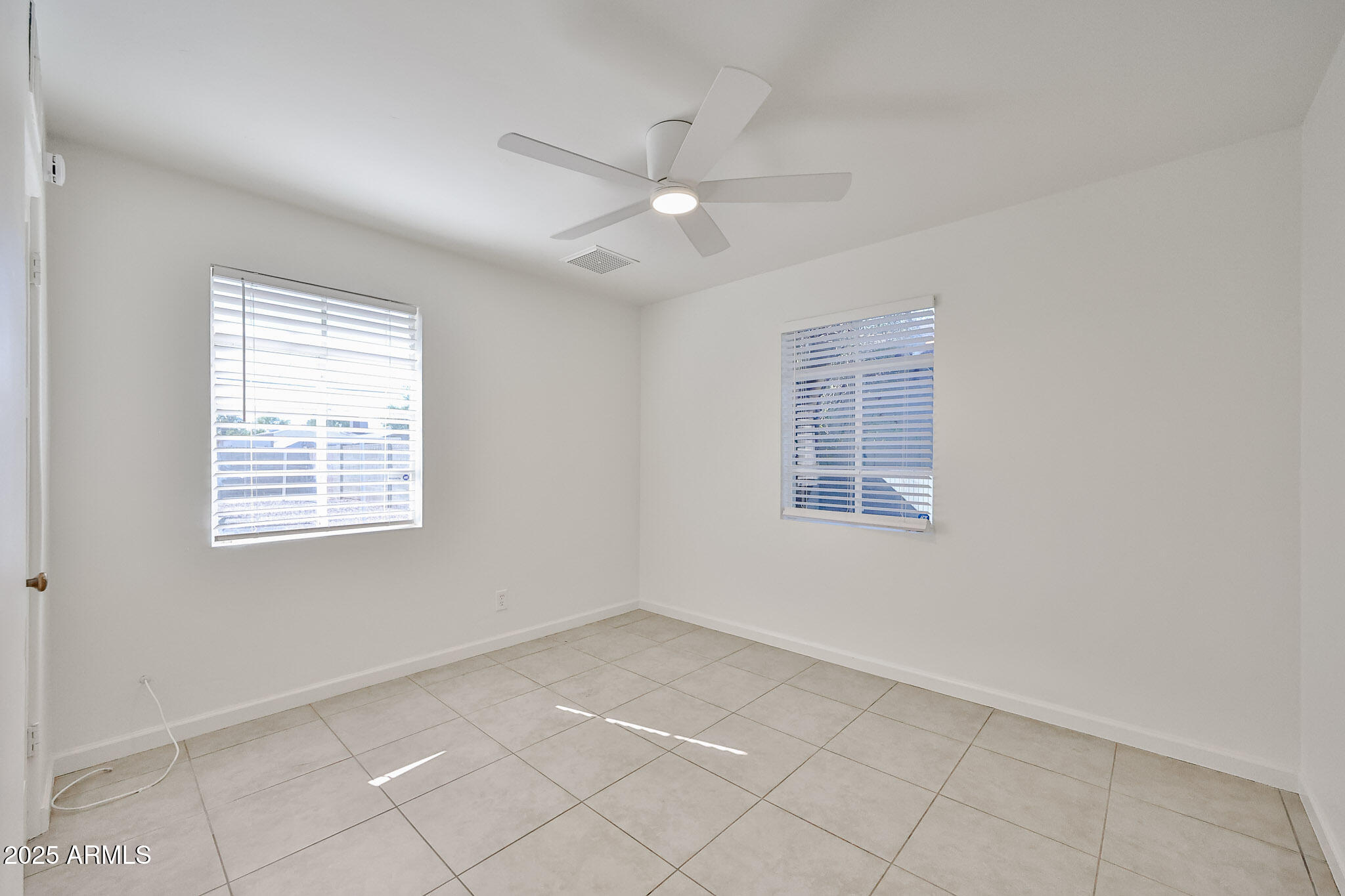 2221 W CLARENDON Avenue