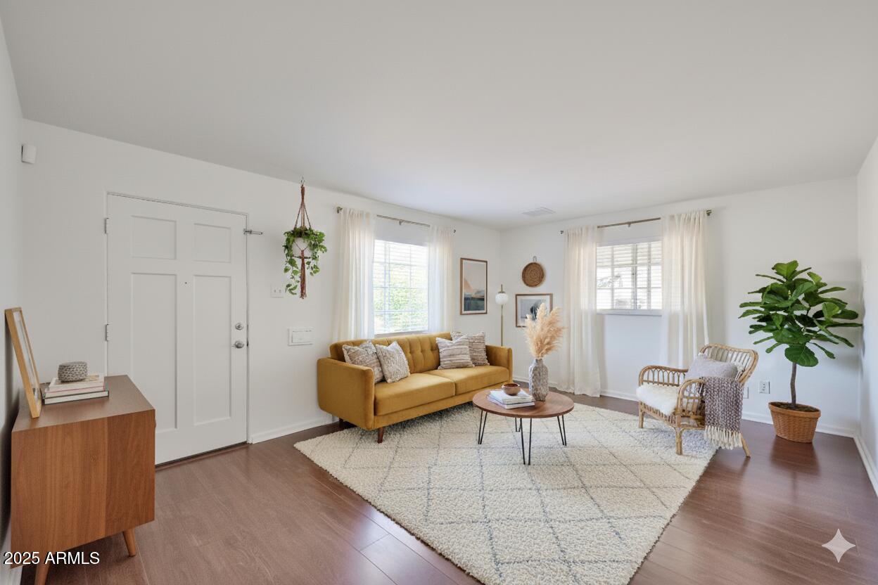 2221 W CLARENDON Avenue