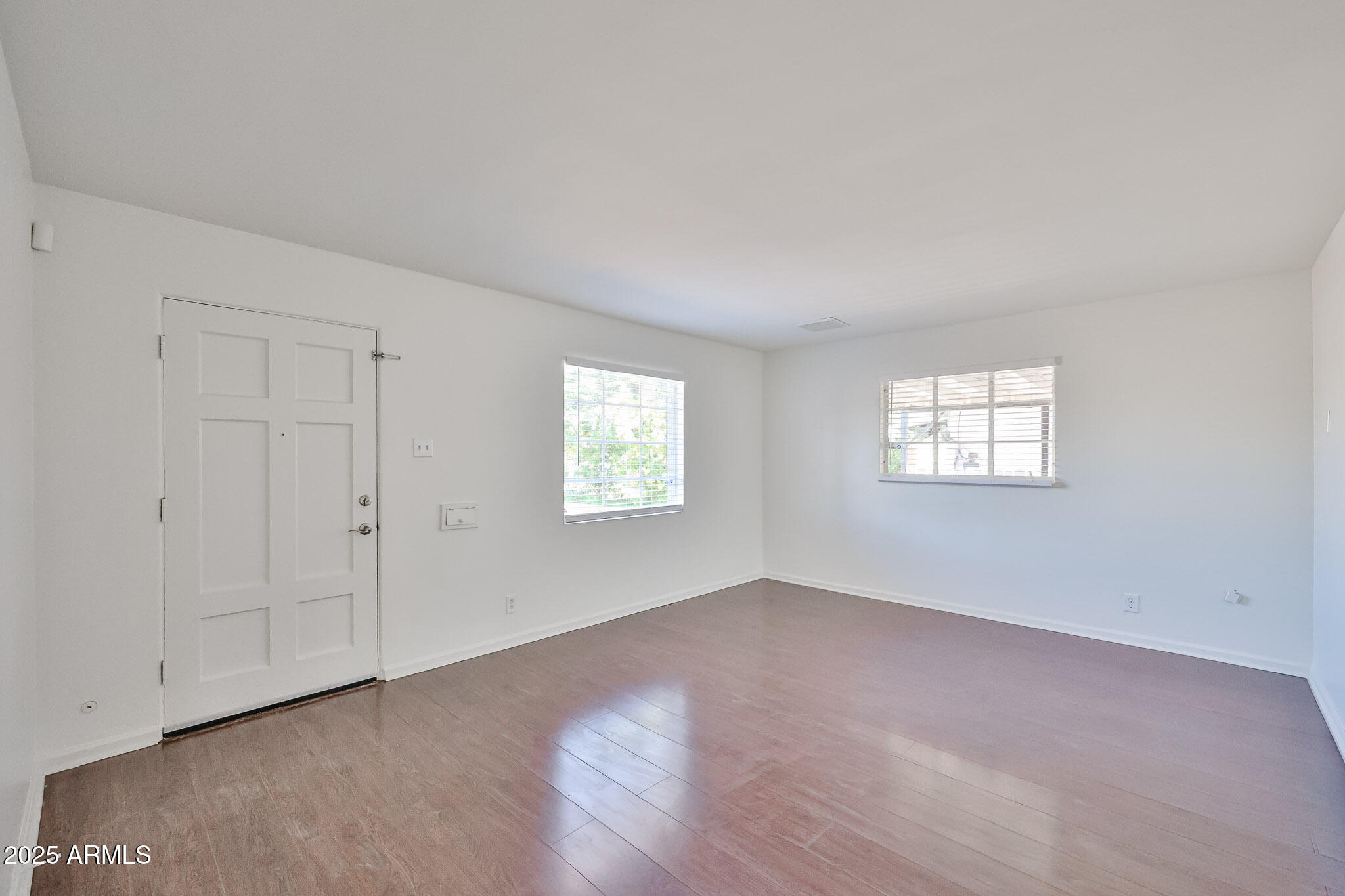 2221 W CLARENDON Avenue