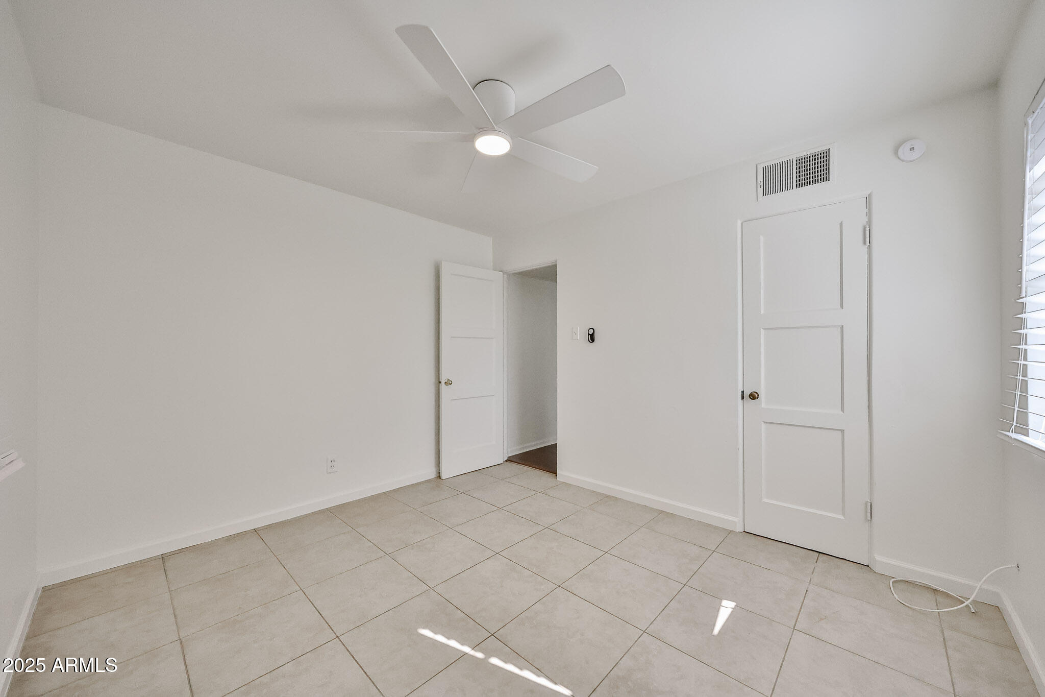 2221 W CLARENDON Avenue