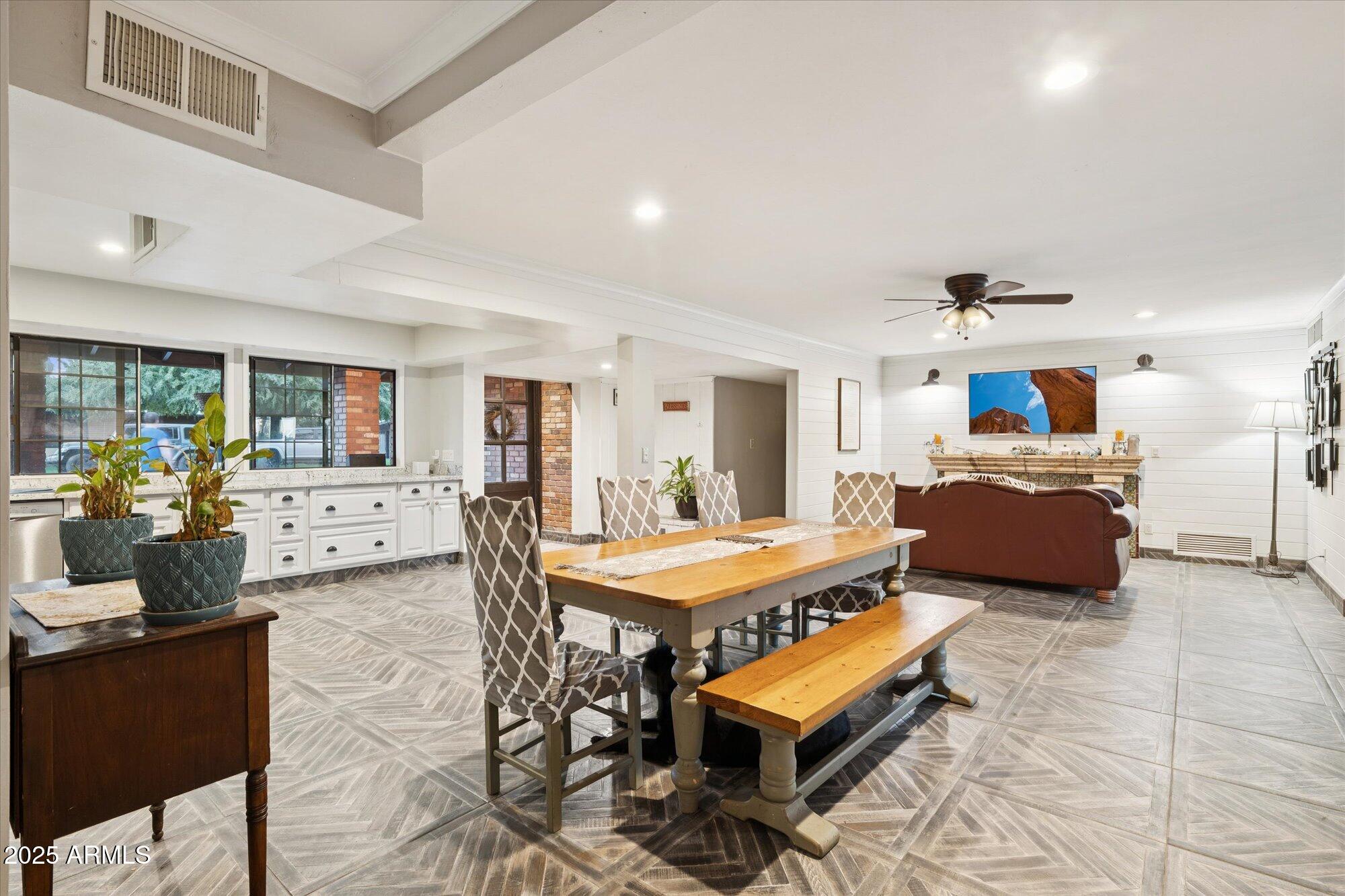 105 E CLAREMONT Street