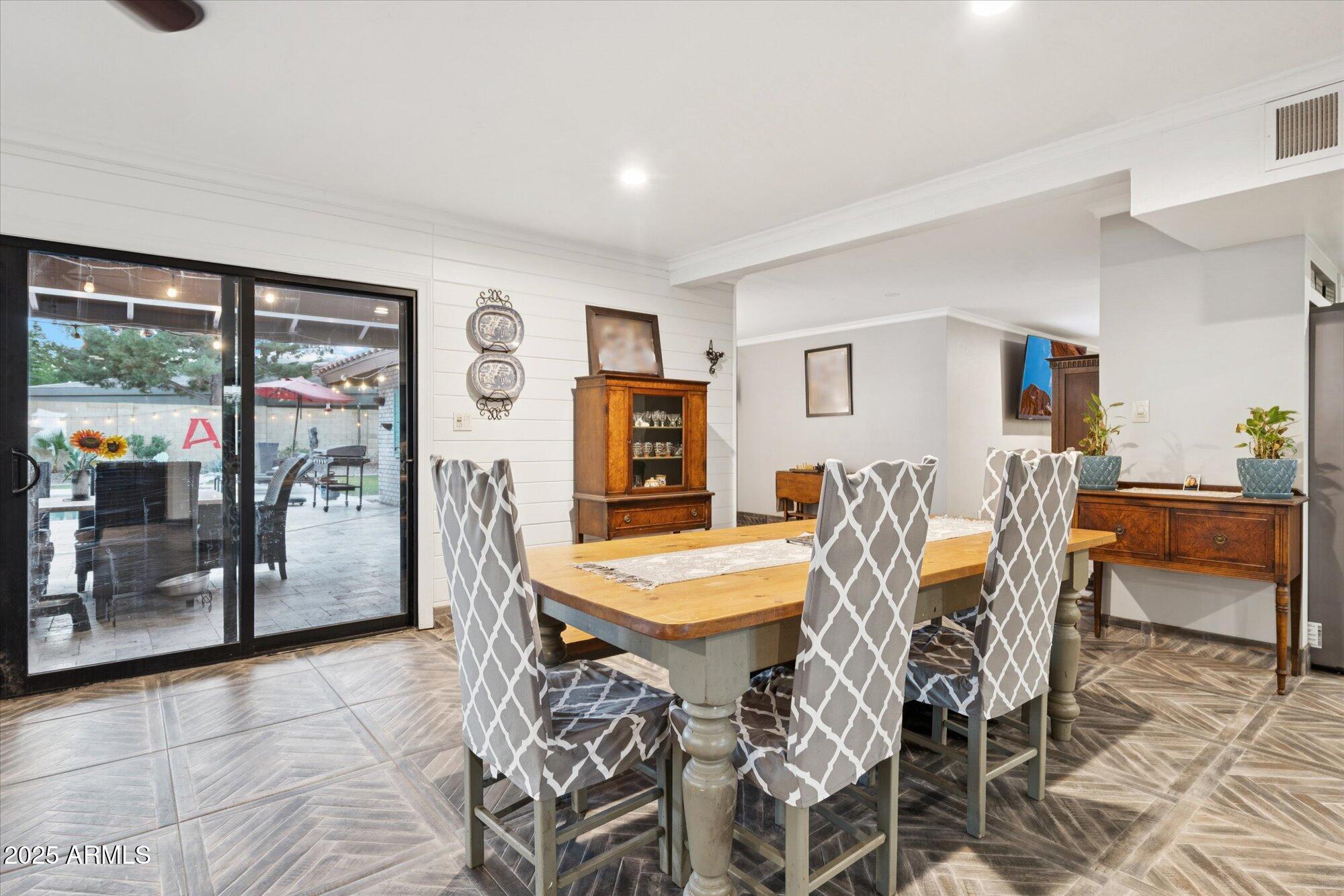 105 E CLAREMONT Street