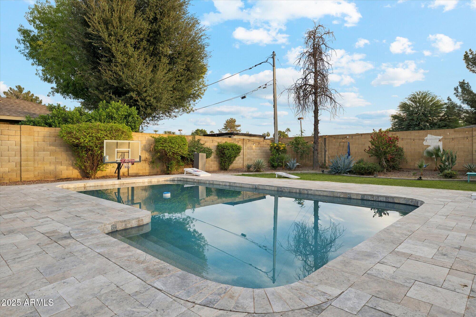 105 E CLAREMONT Street