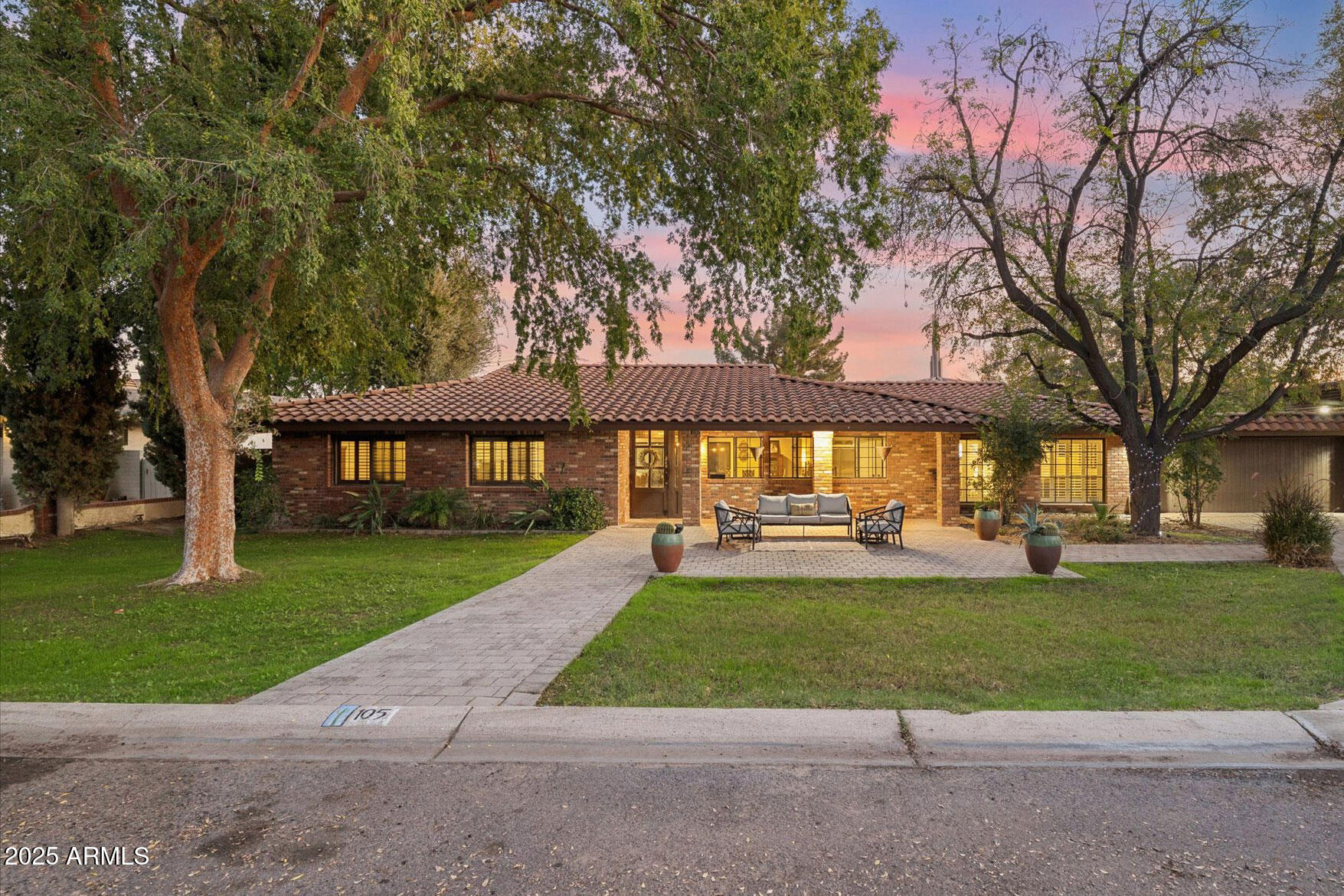 105 E CLAREMONT Street