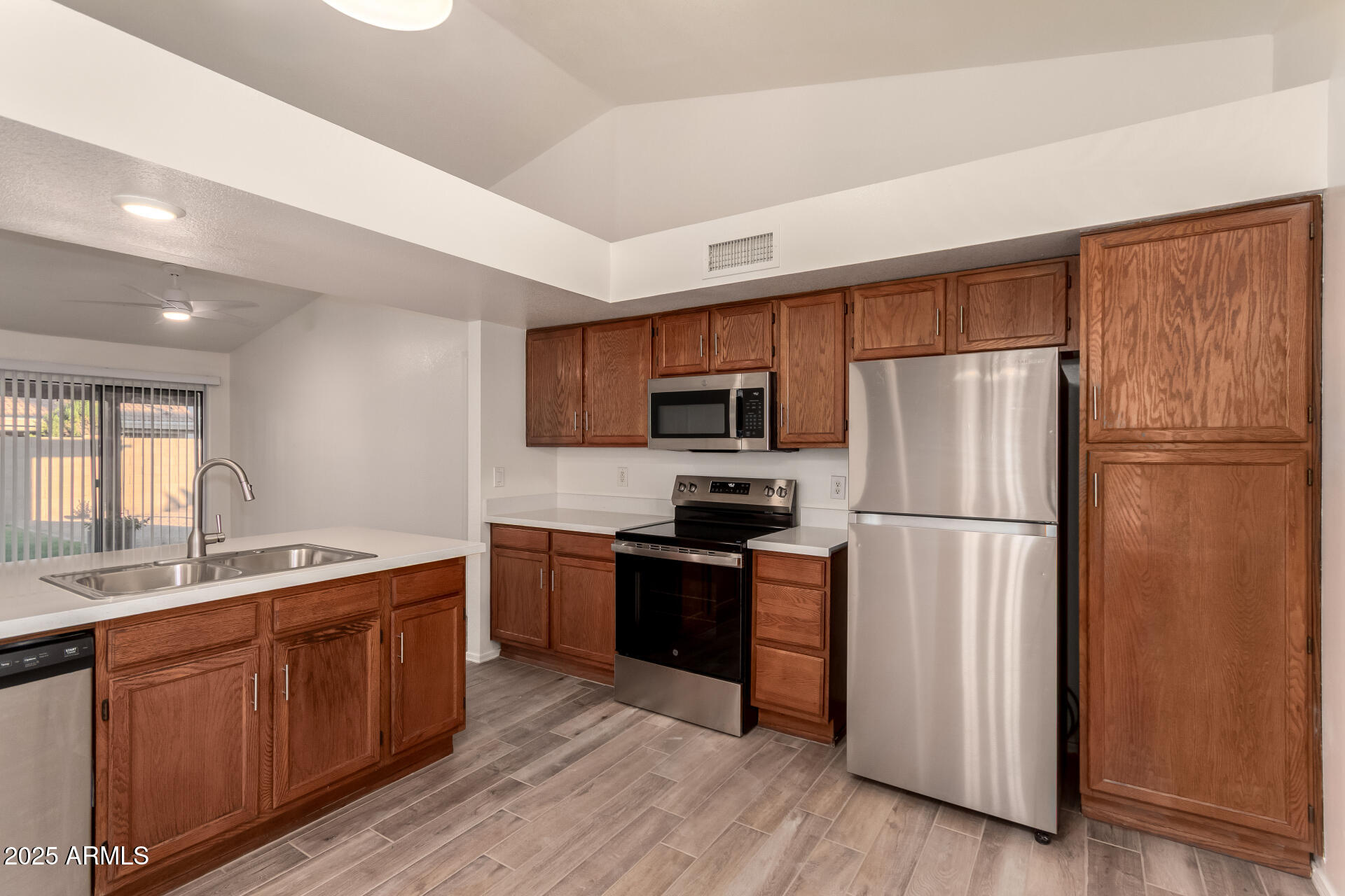 965 N NIELSON Street