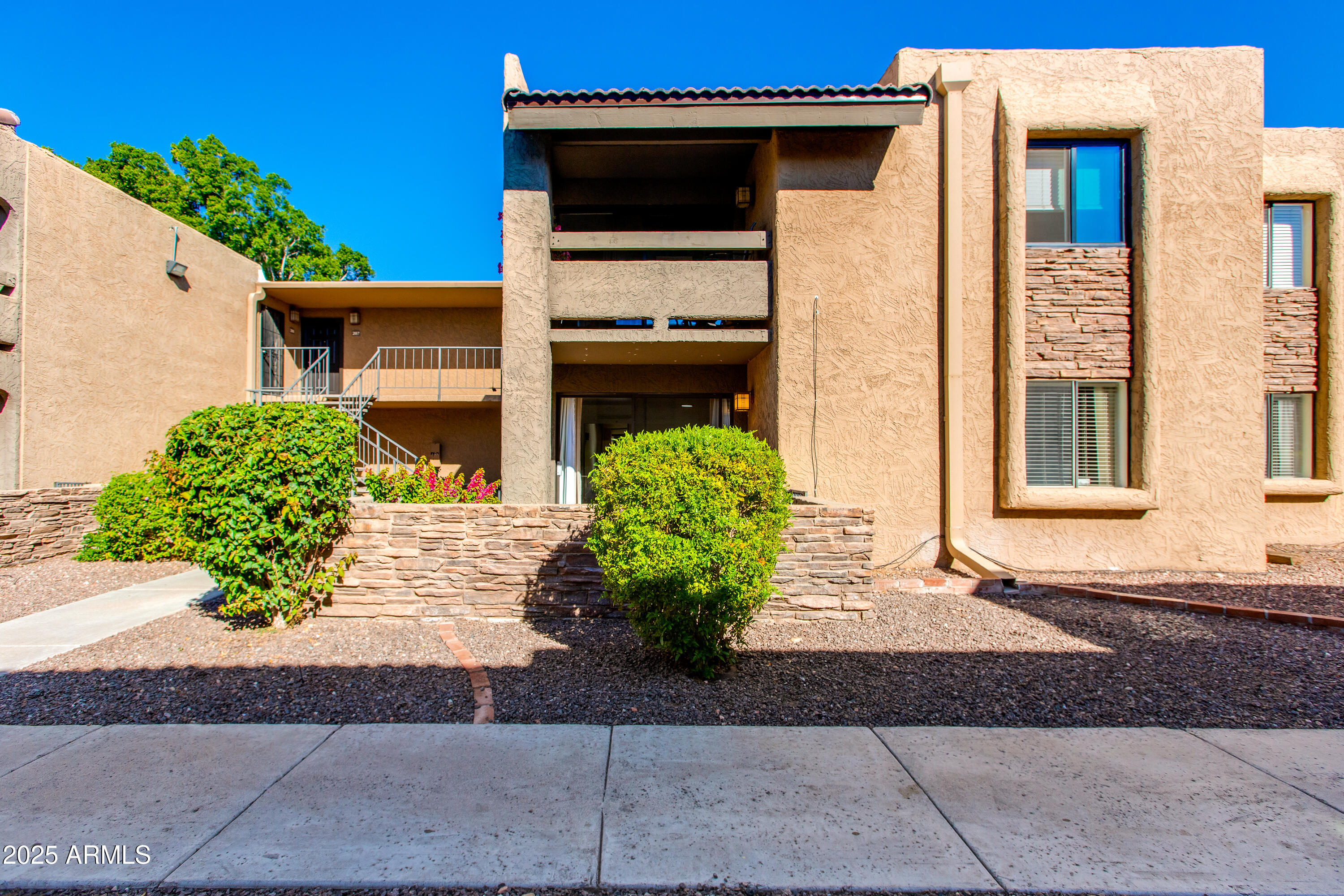 3825 E CAMELBACK Road, 105