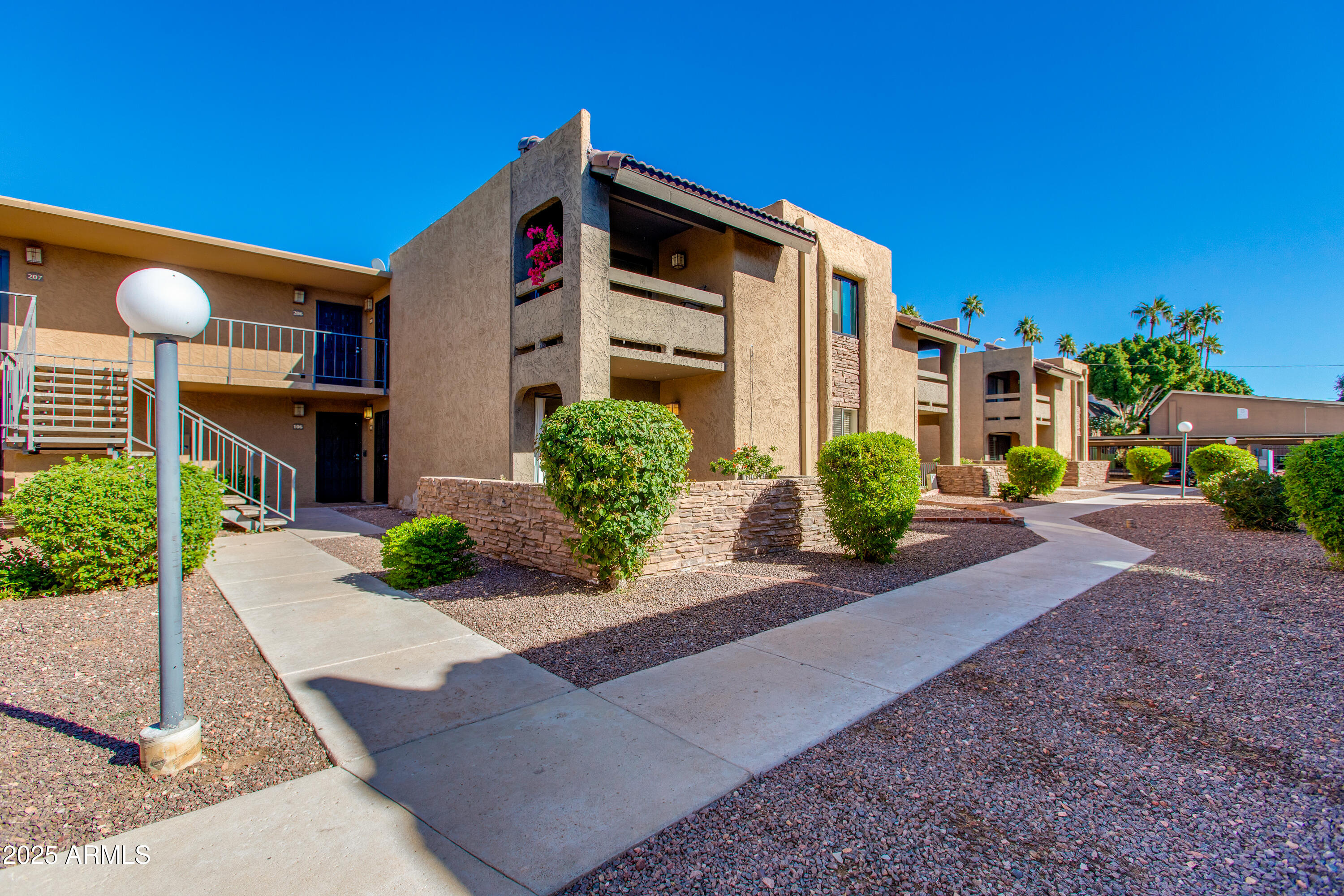 3825 E CAMELBACK Road, 105
