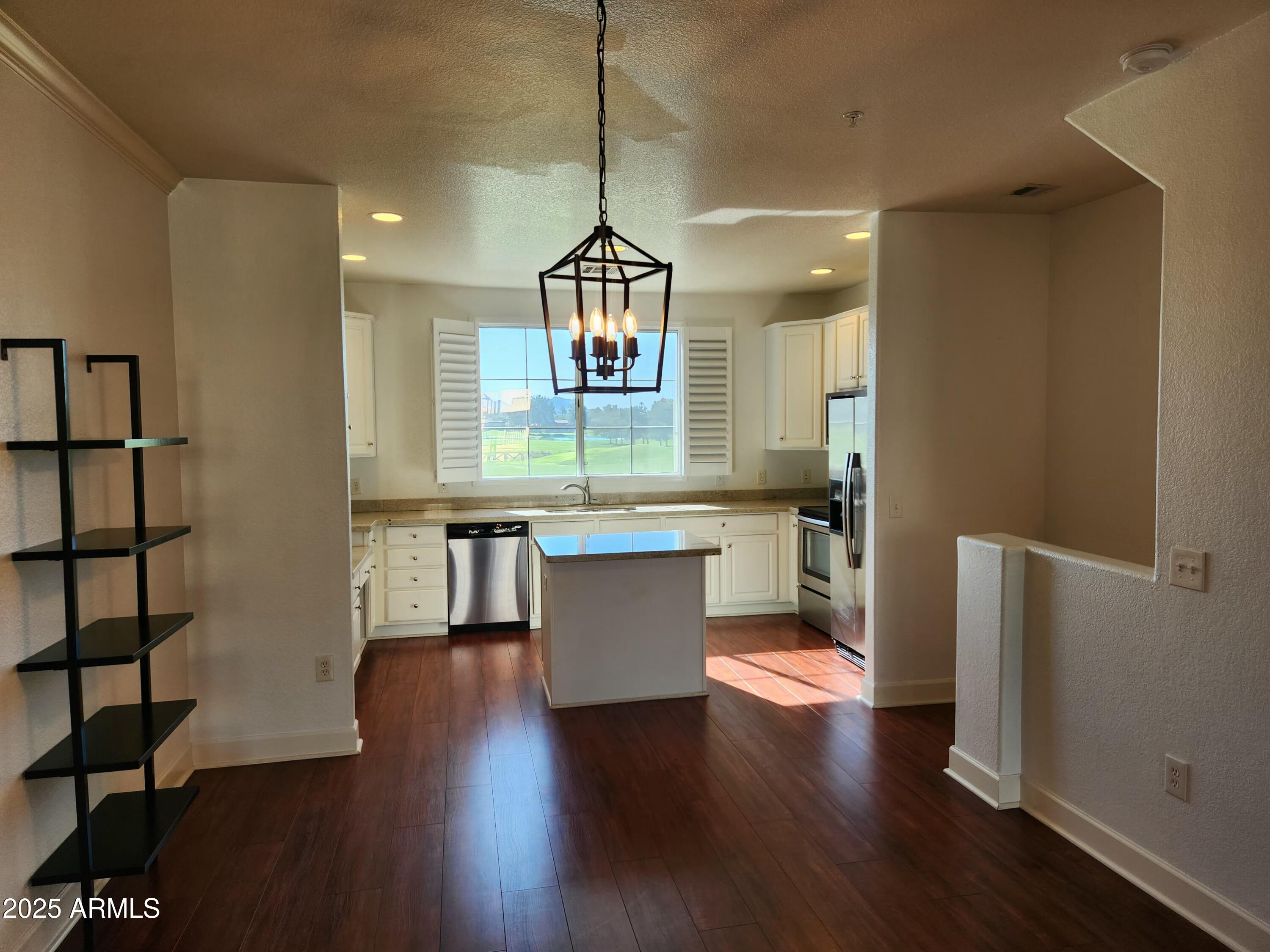 4455 E PARADISE VILLAGE Parkway S, 1035