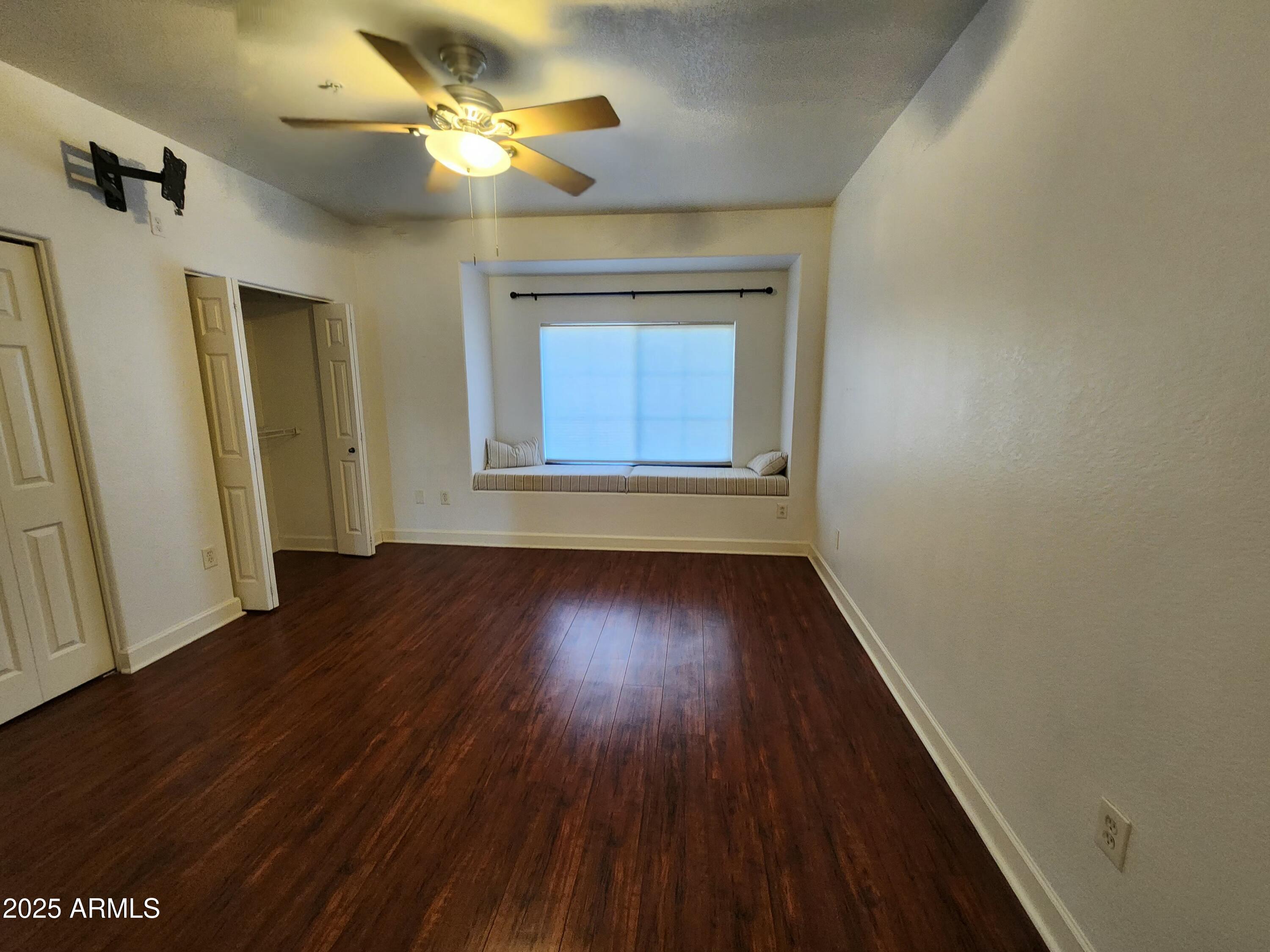 4455 E PARADISE VILLAGE Parkway S, 1035