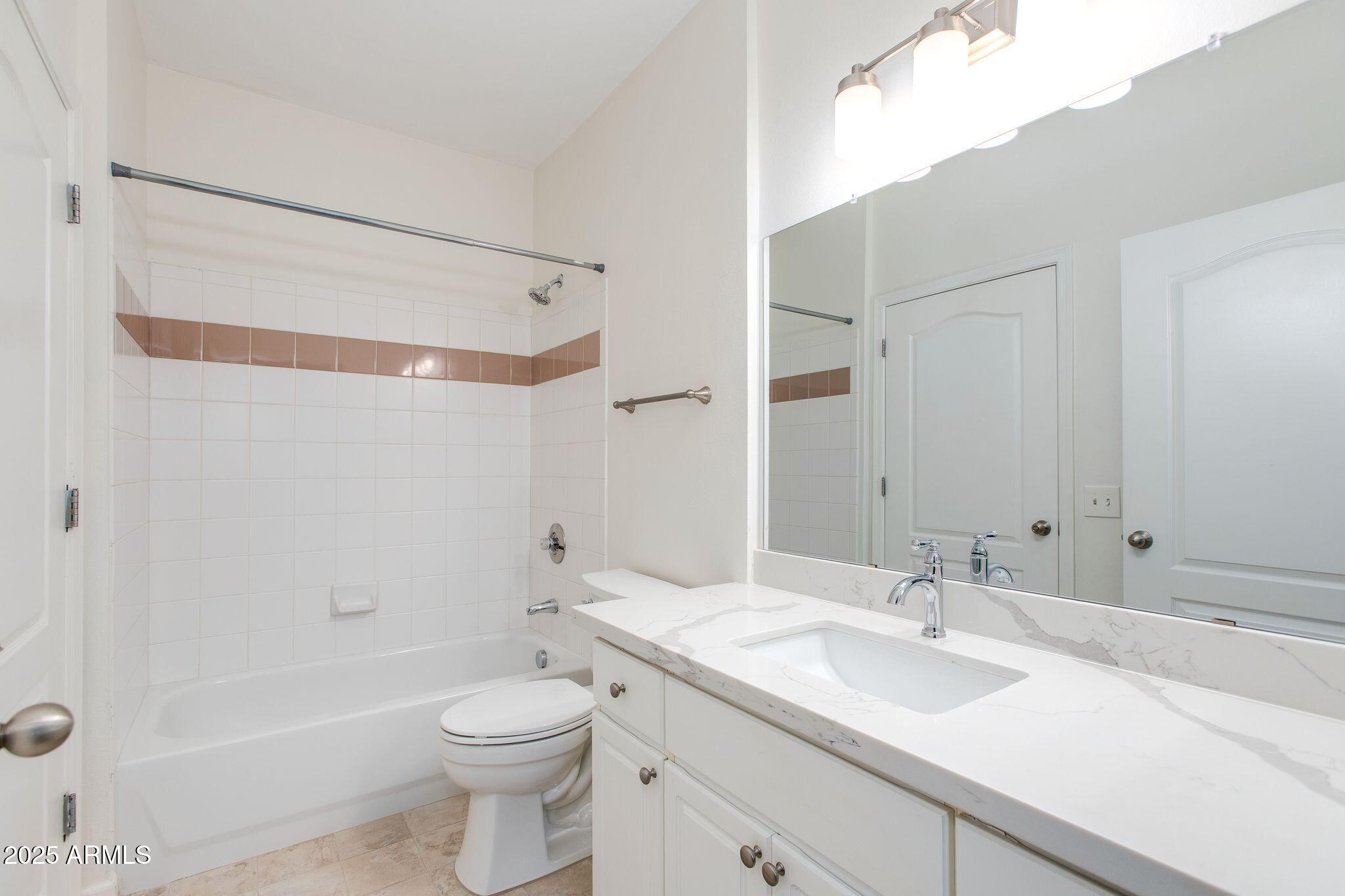 1701 E COLTER Street, 218