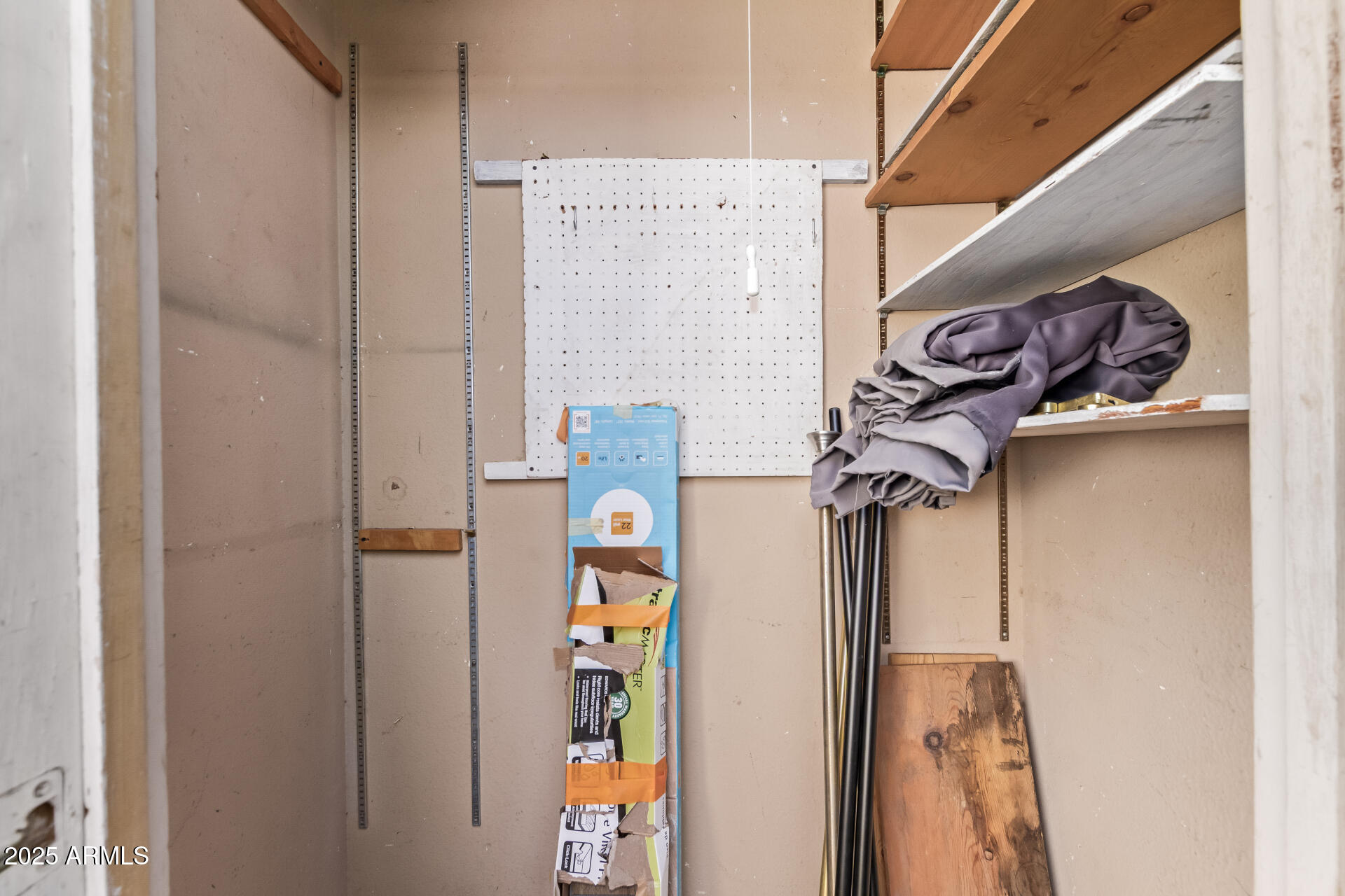 1274 E AVENIDA HERMOSA