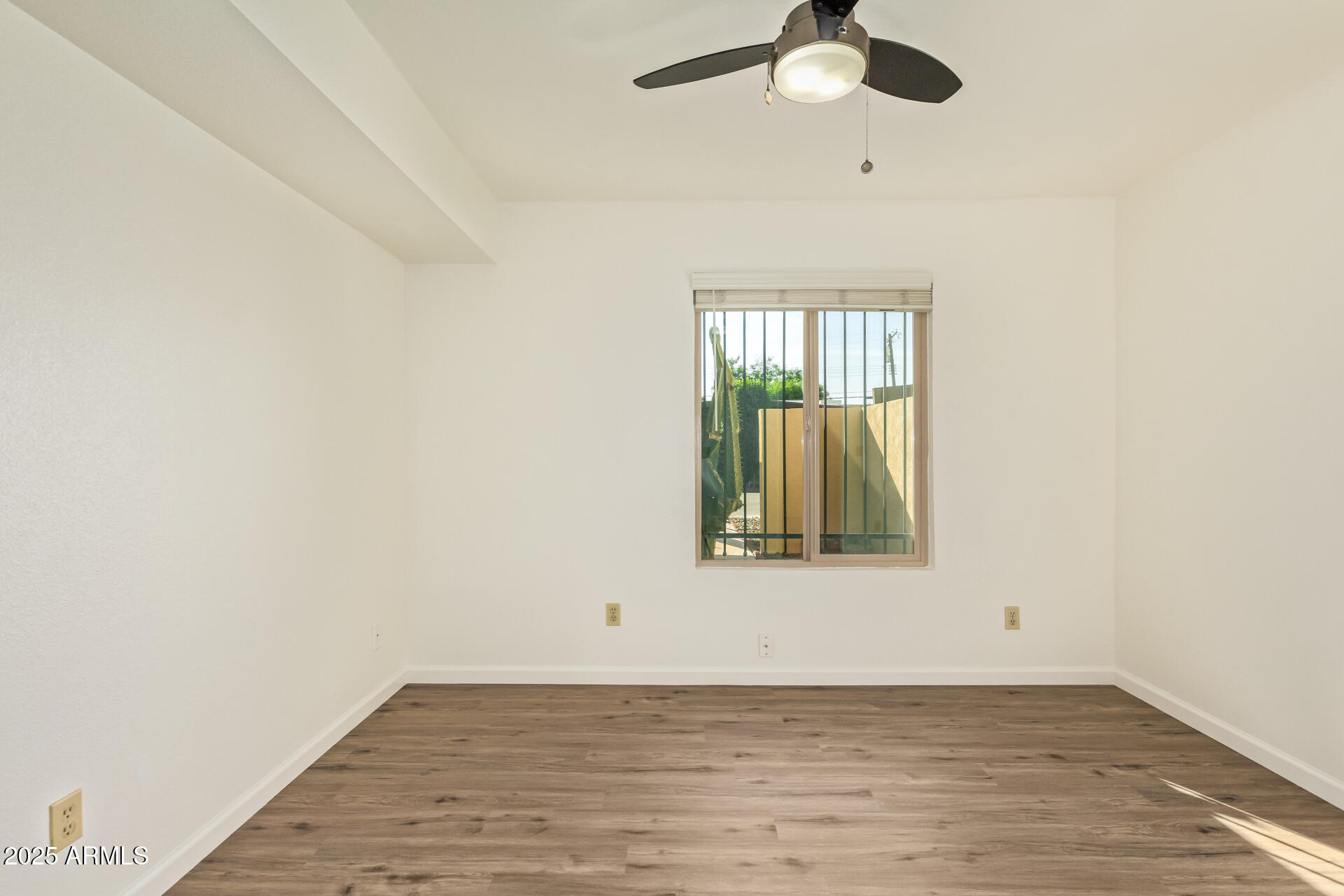 1274 E AVENIDA HERMOSA