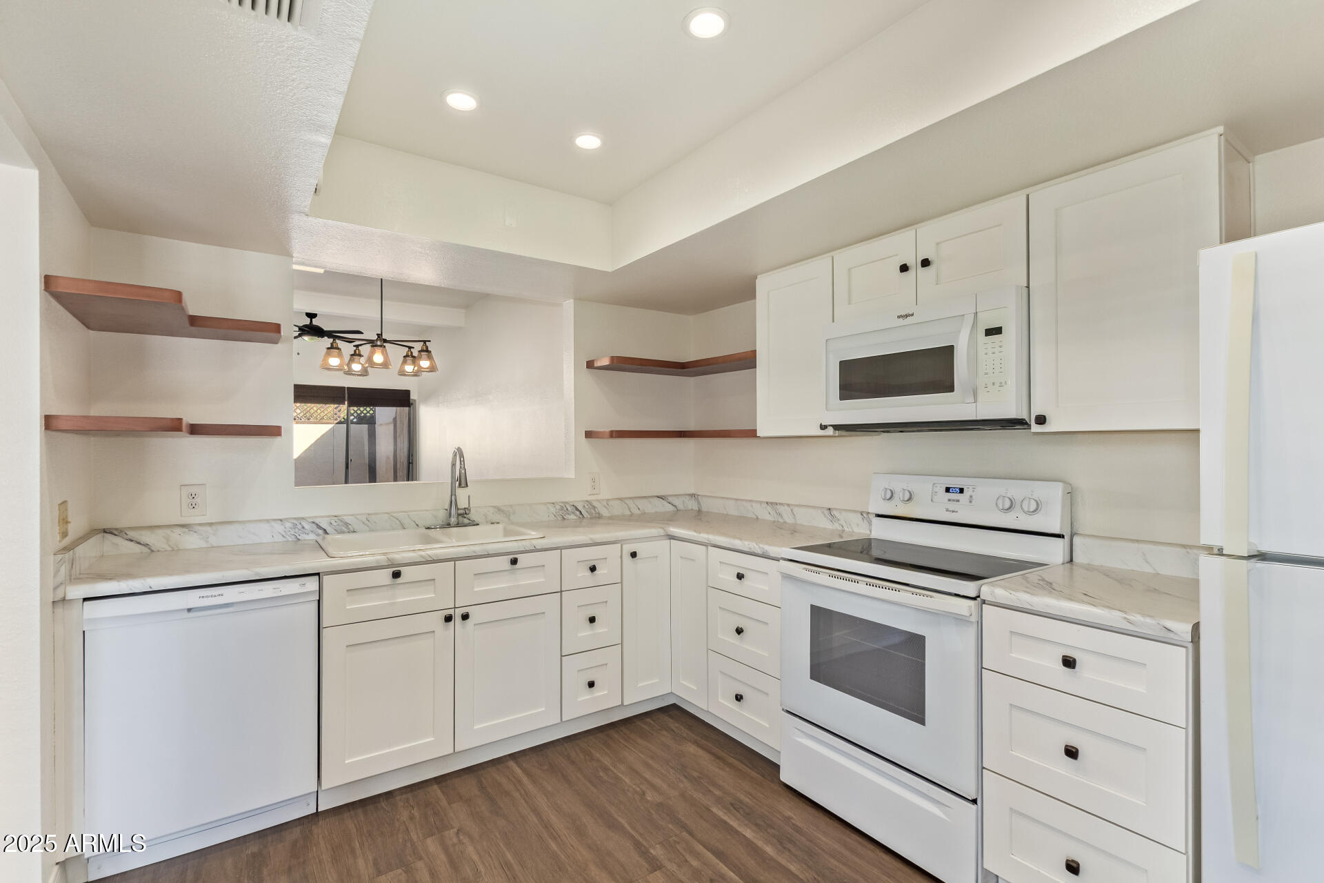 1274 E AVENIDA HERMOSA