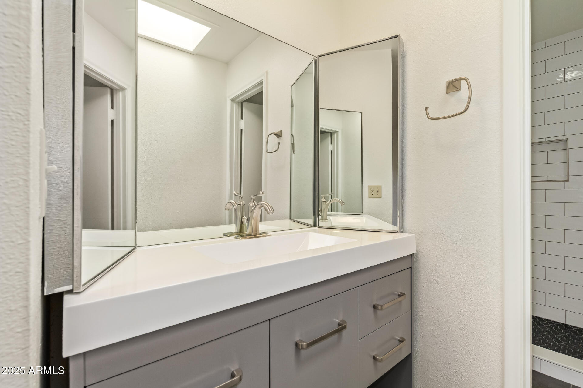 1274 E AVENIDA HERMOSA