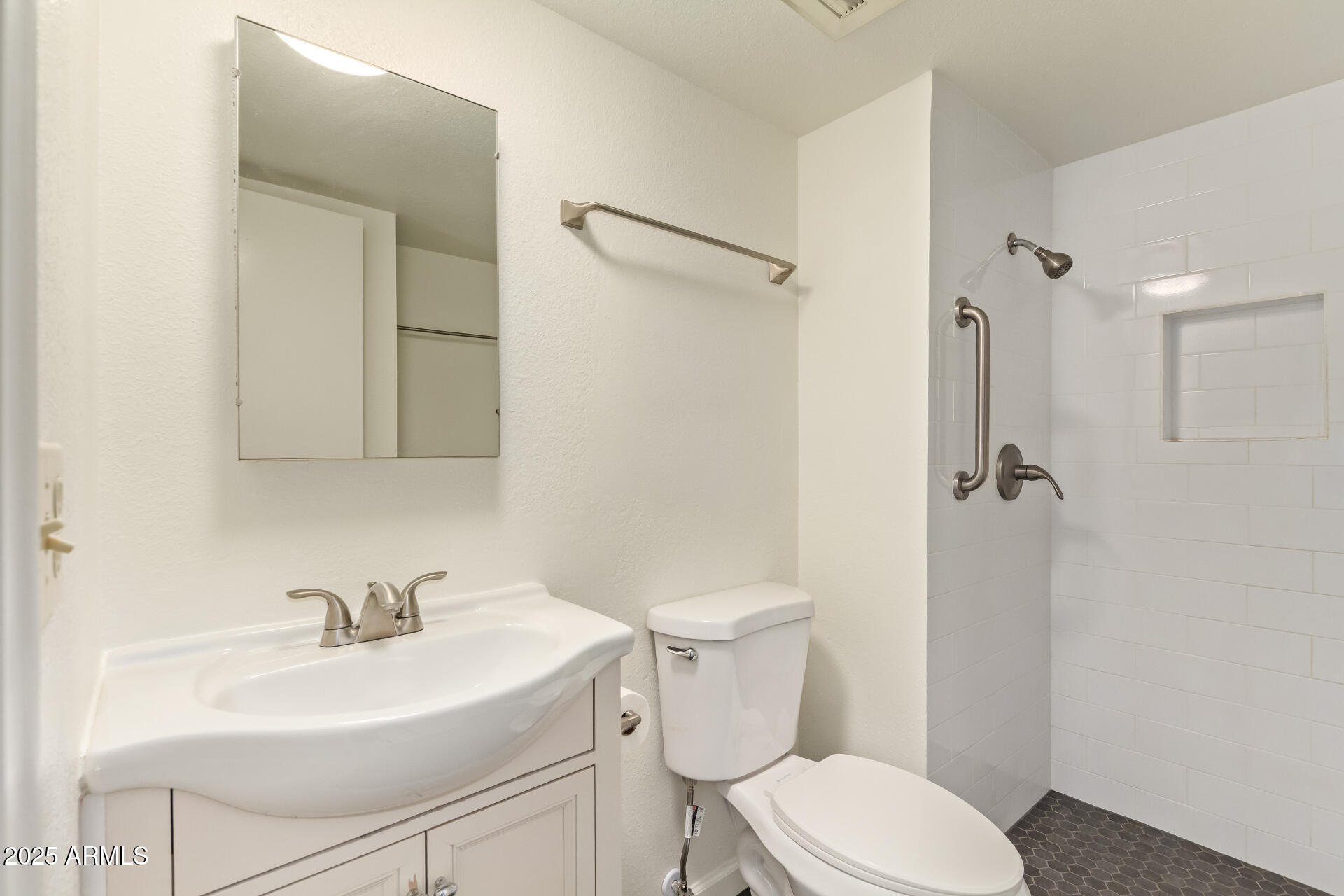 1274 E AVENIDA HERMOSA