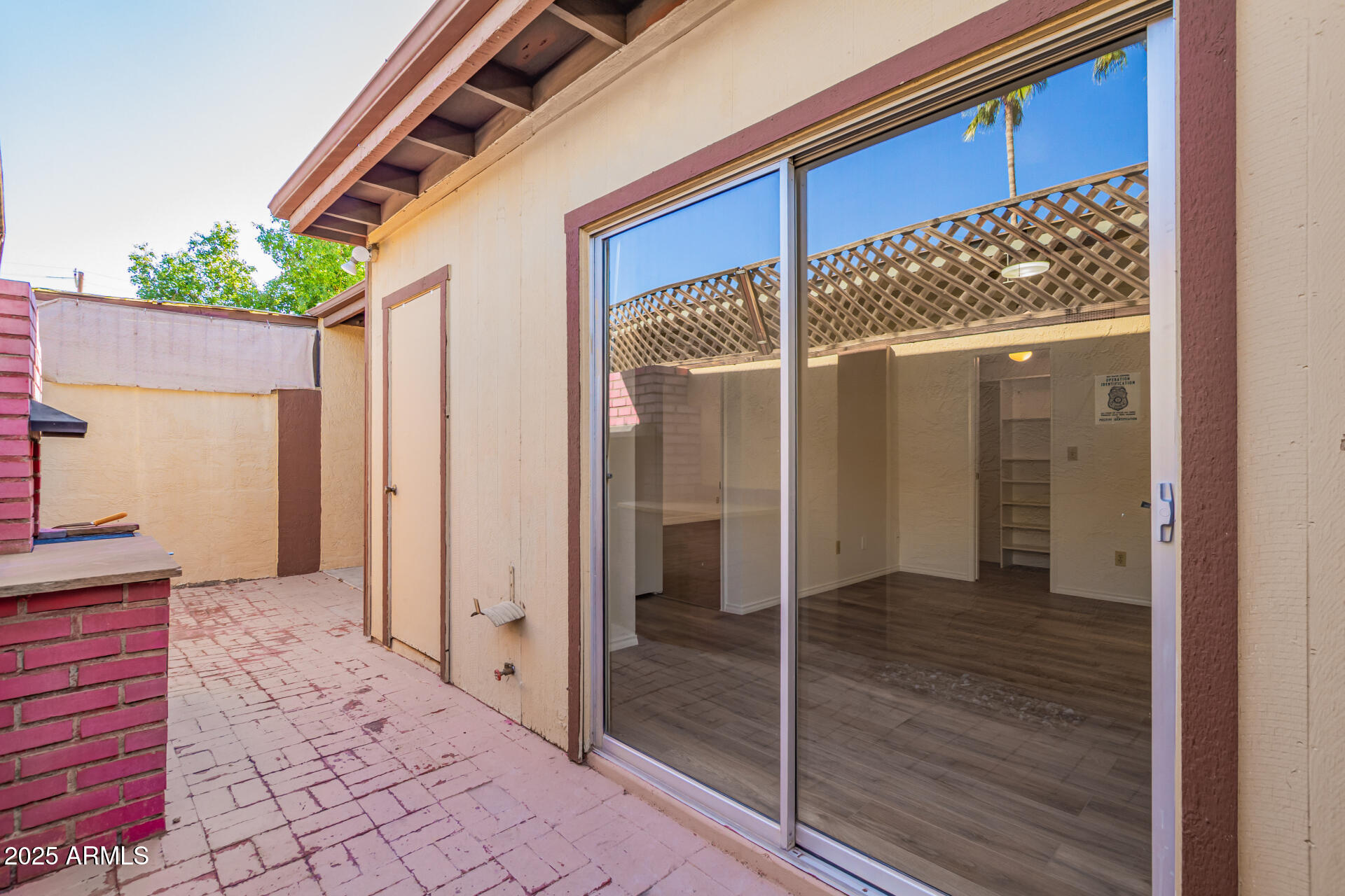 1274 E AVENIDA HERMOSA