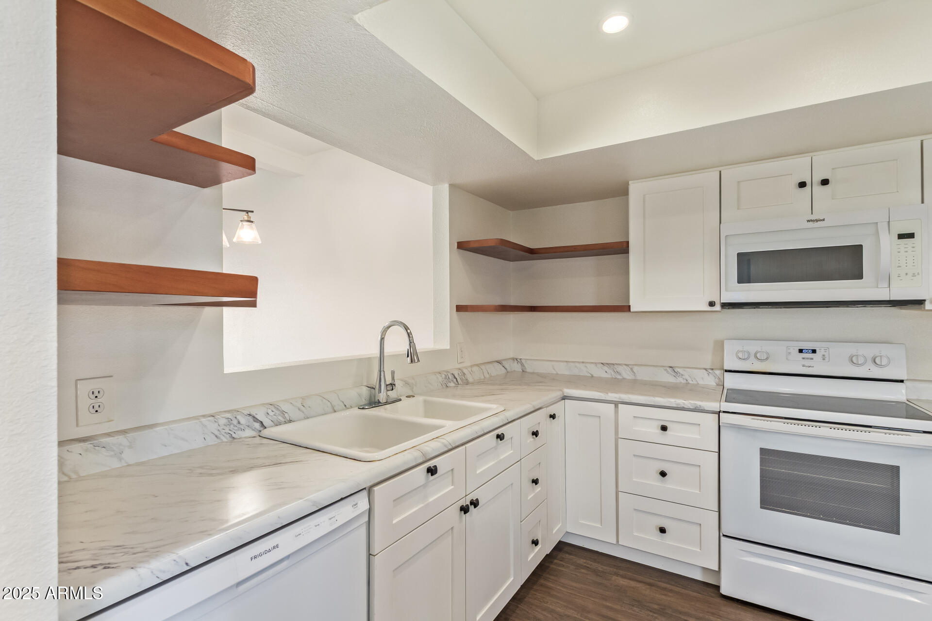 1274 E AVENIDA HERMOSA