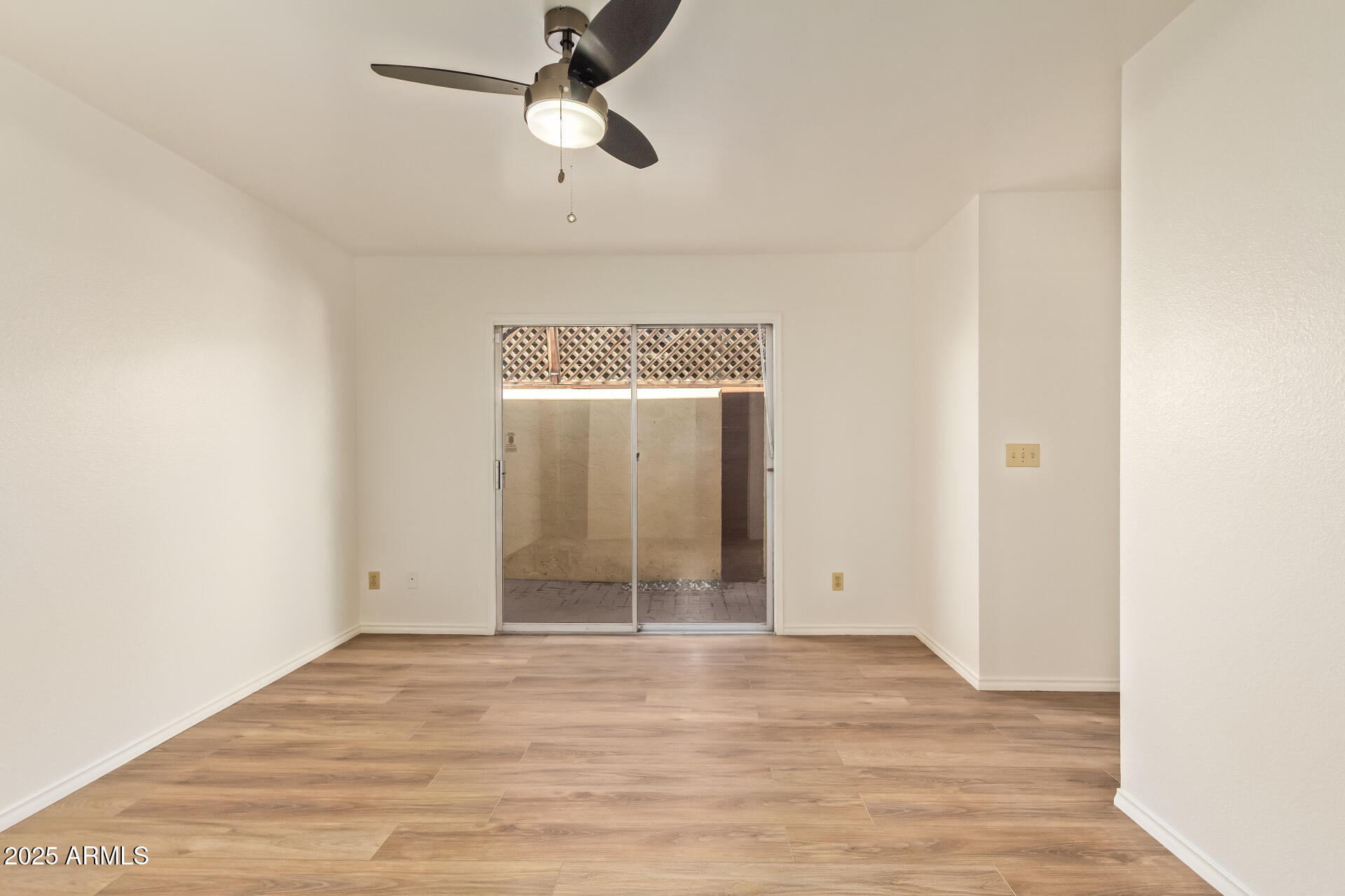 1274 E AVENIDA HERMOSA