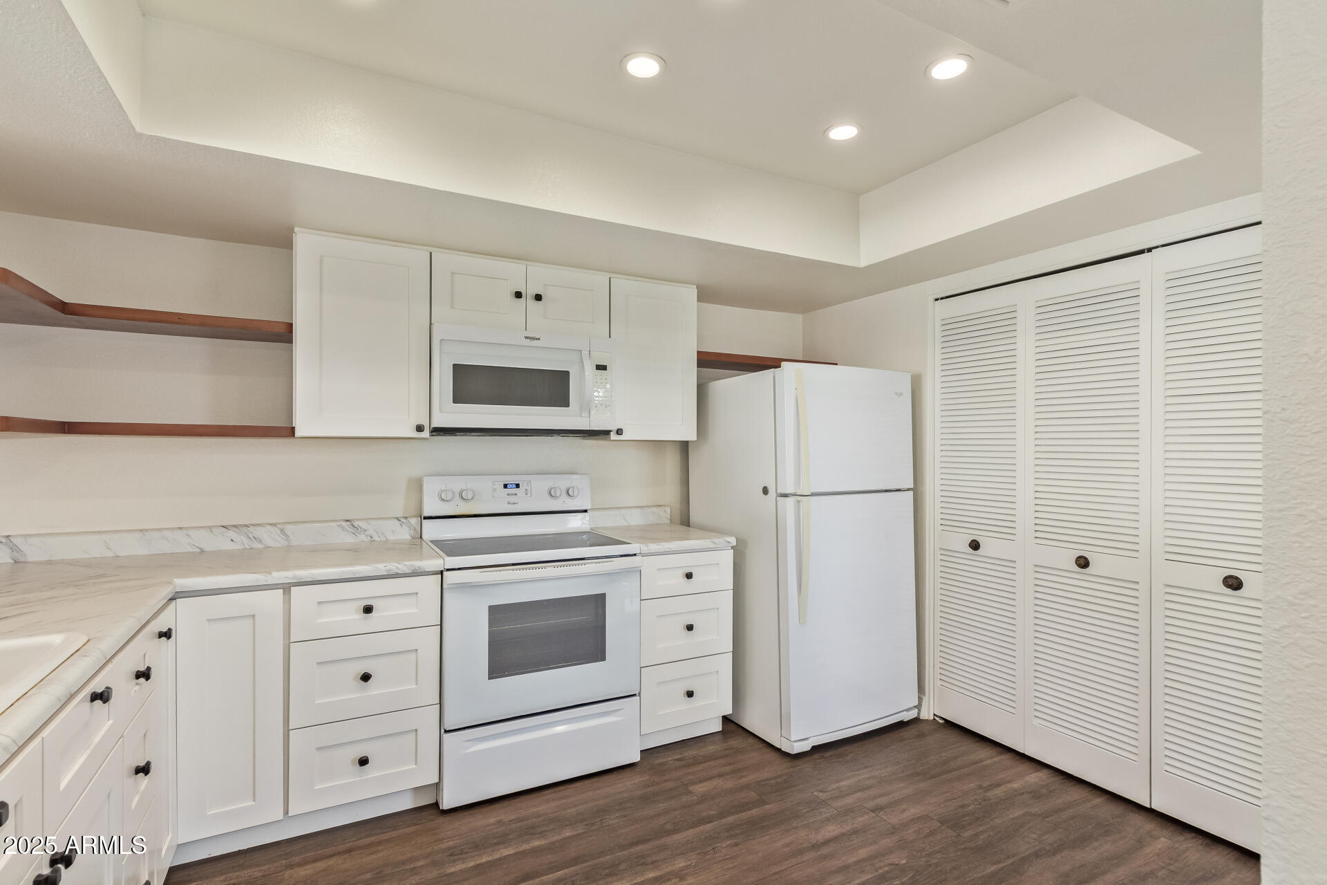 1274 E AVENIDA HERMOSA