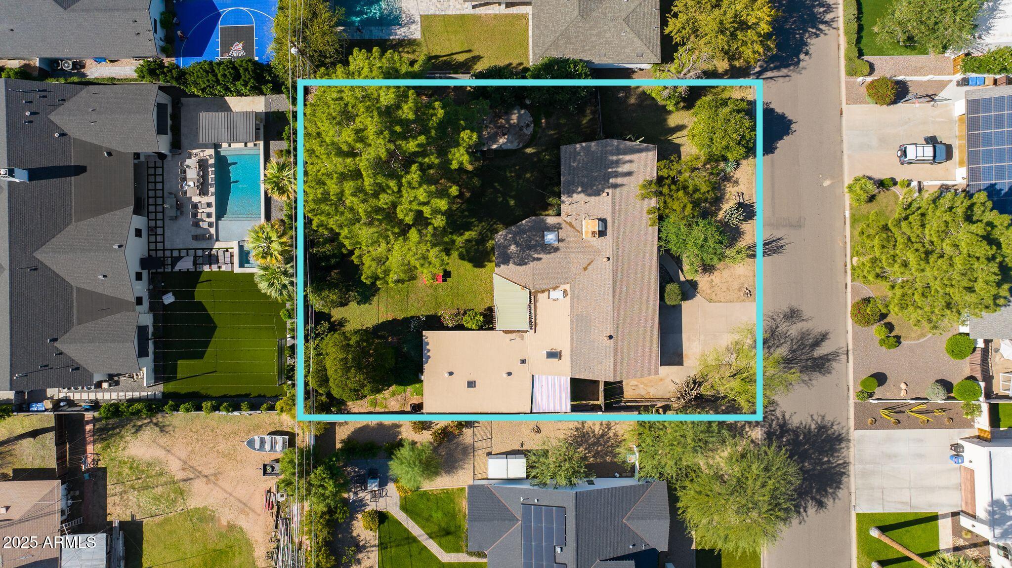 3627 E HAZELWOOD Street