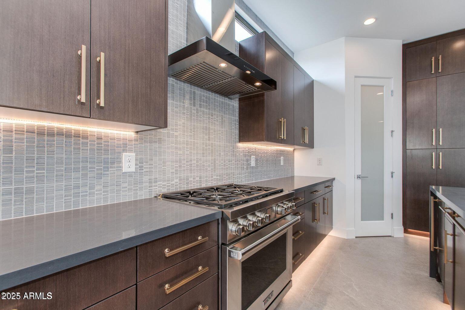 100 W NORTHERN Avenue 15