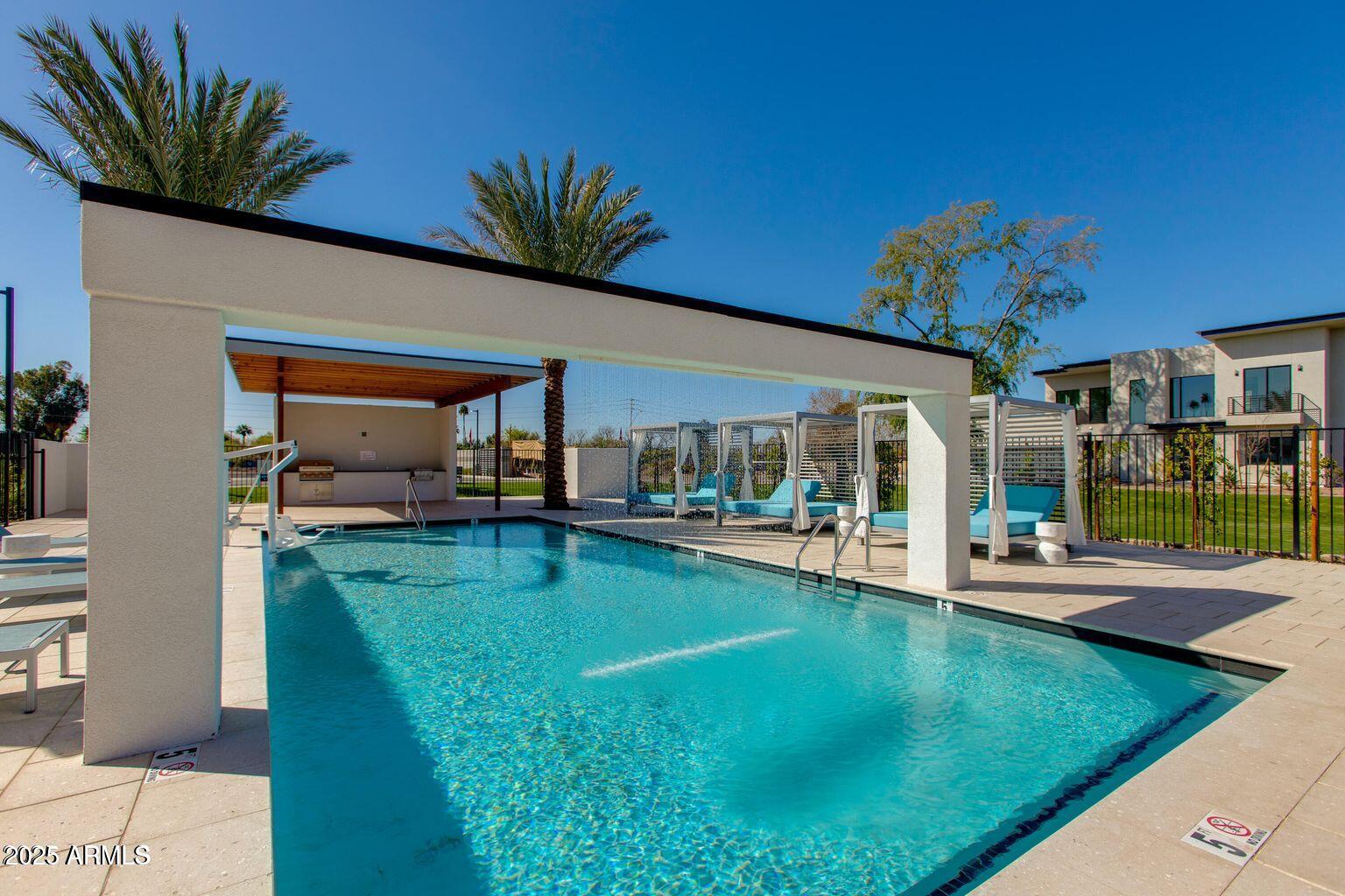 100 W NORTHERN Avenue 15